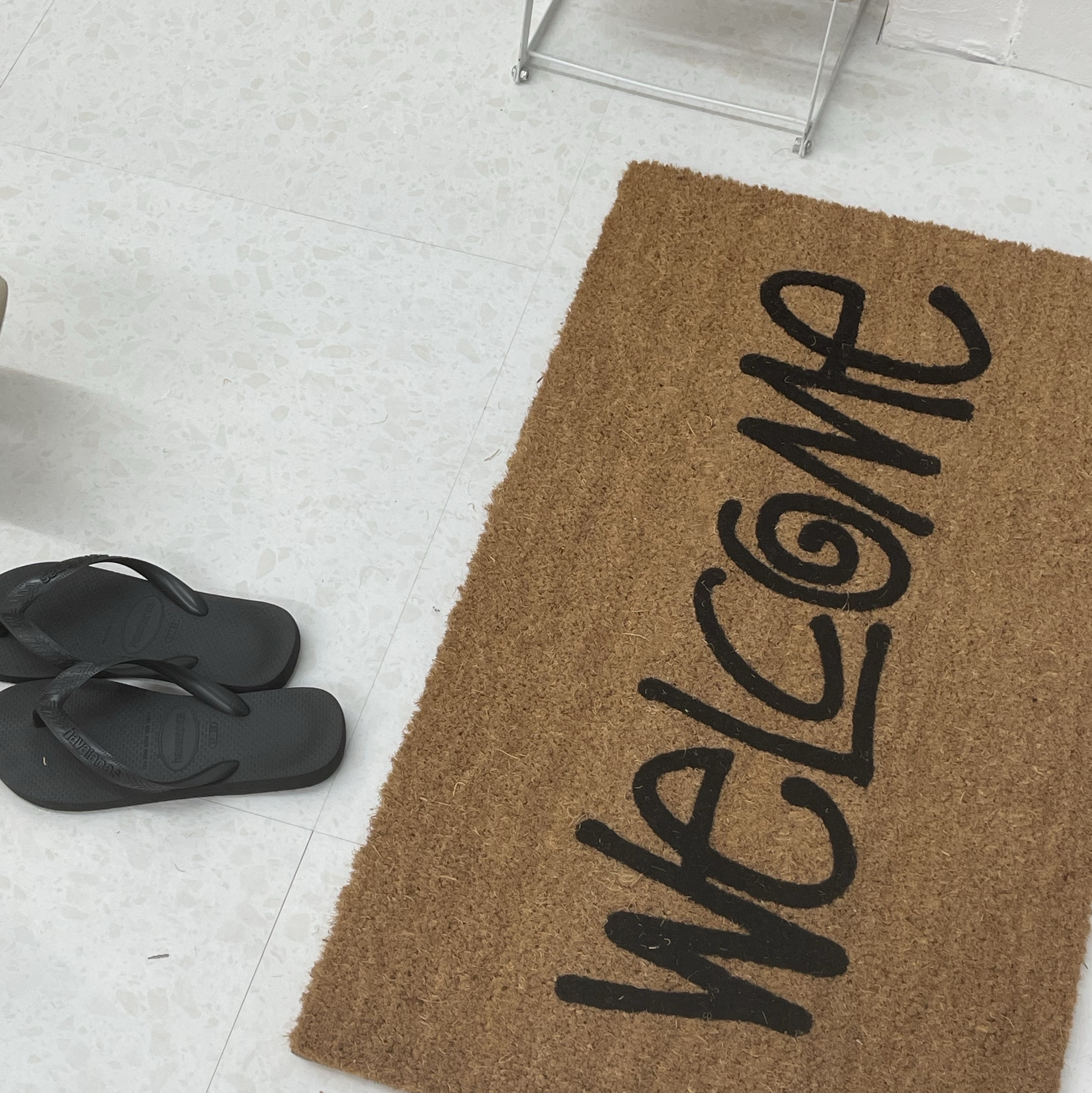 Stussy Welcome Mat Cocoa 착용 스타일