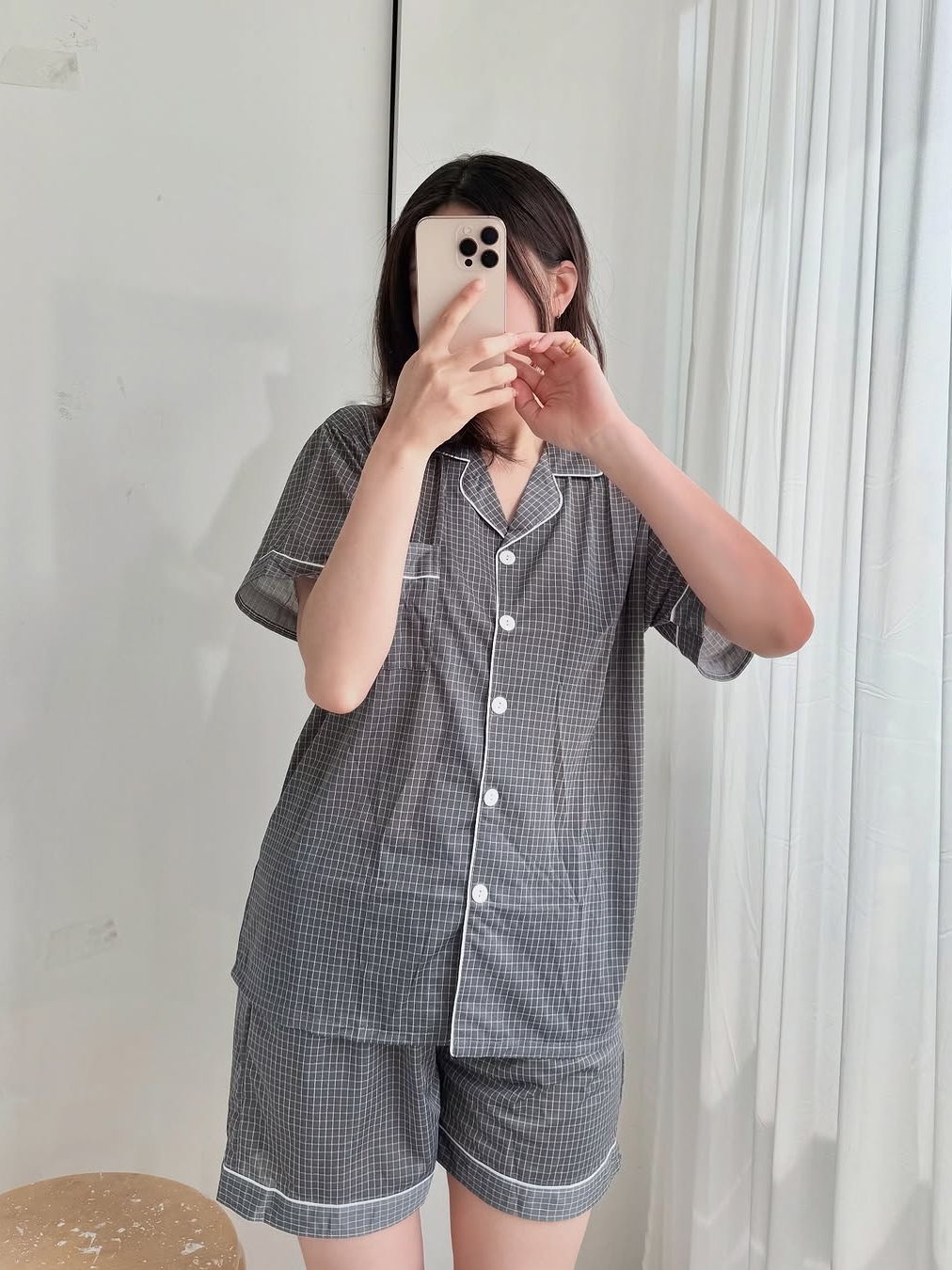 [3% 적립] (W) Aone Cold Check Short Sleeve Pajama Set Gray Check 착용 스타일 - 3