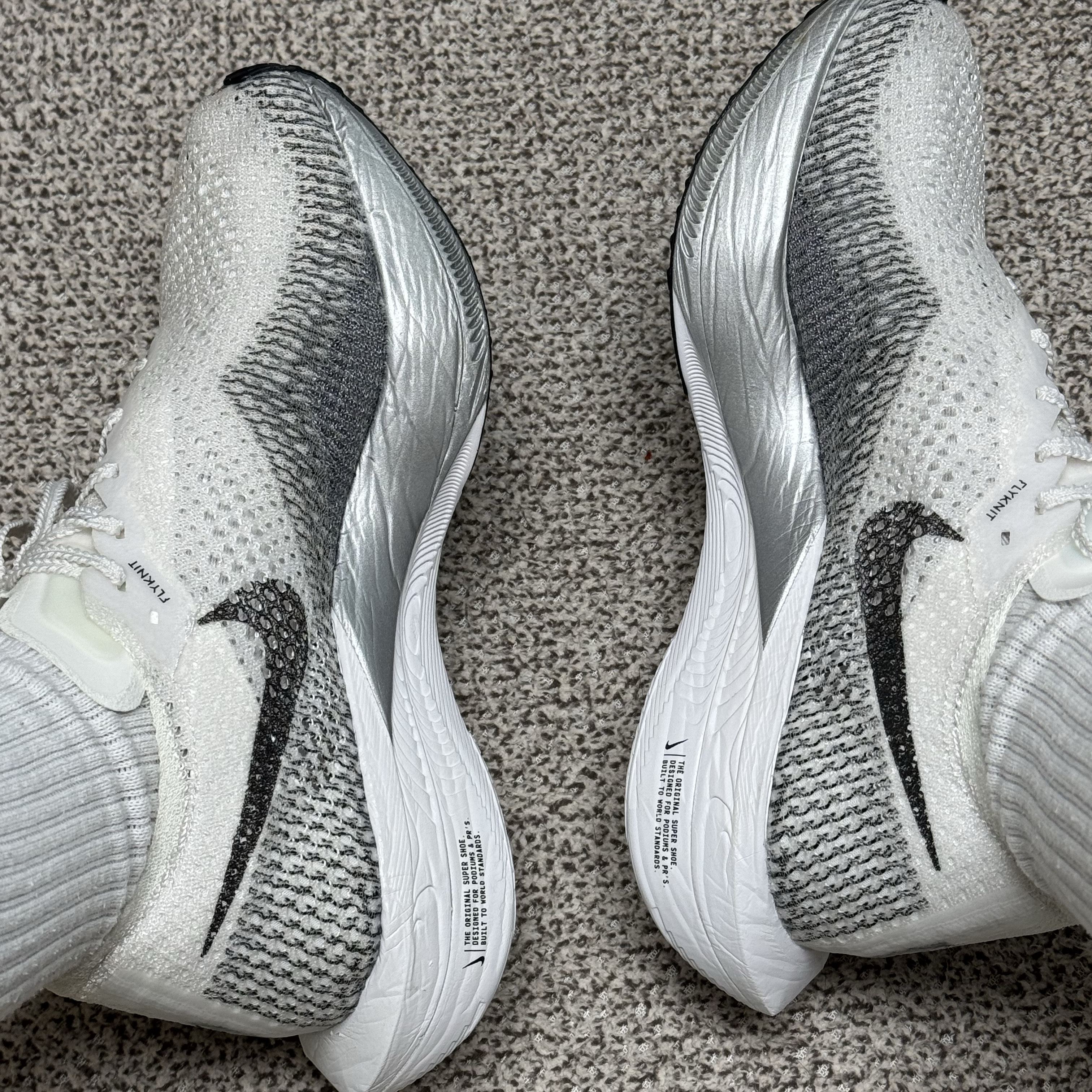 Nike ZoomX Vaporfly Next% 3 White Grey 착용 스타일