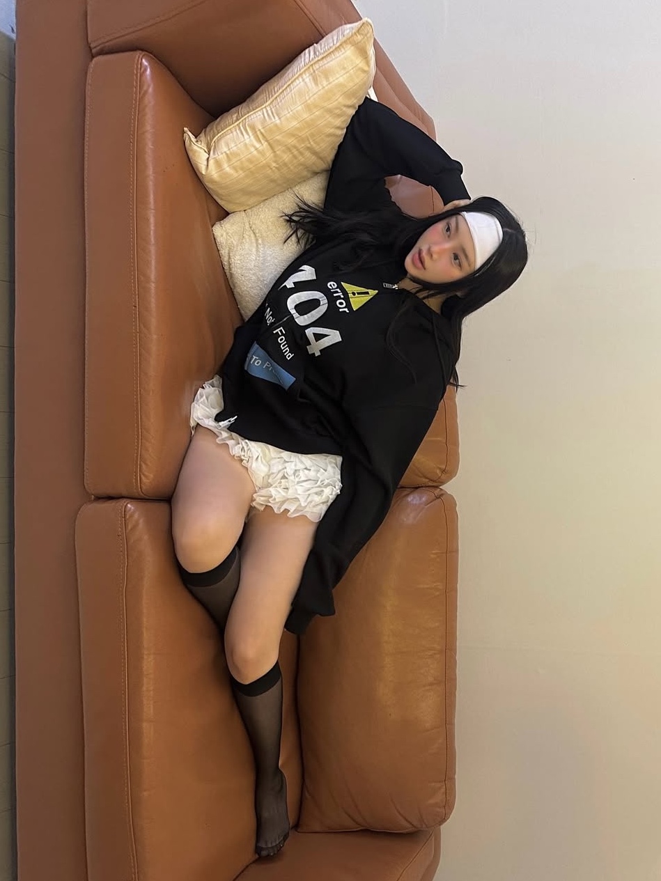 GRAILZ Error 404 Zip Hoodie Black 착용 스타일 - 1