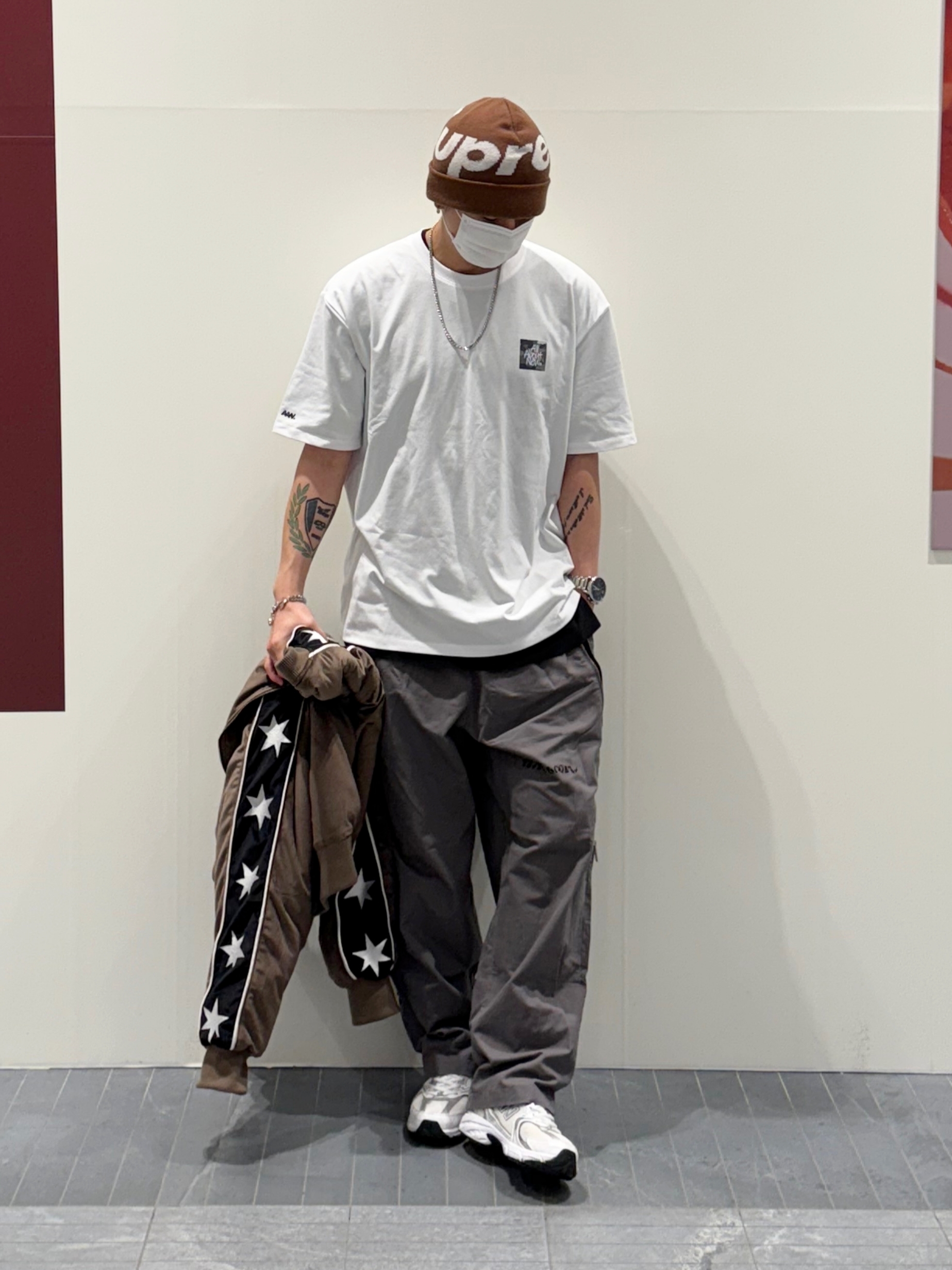 Supreme Big Logo Beanie Brown - 22FW, New Balance 530 White Silver 착용 스타일 - 2
