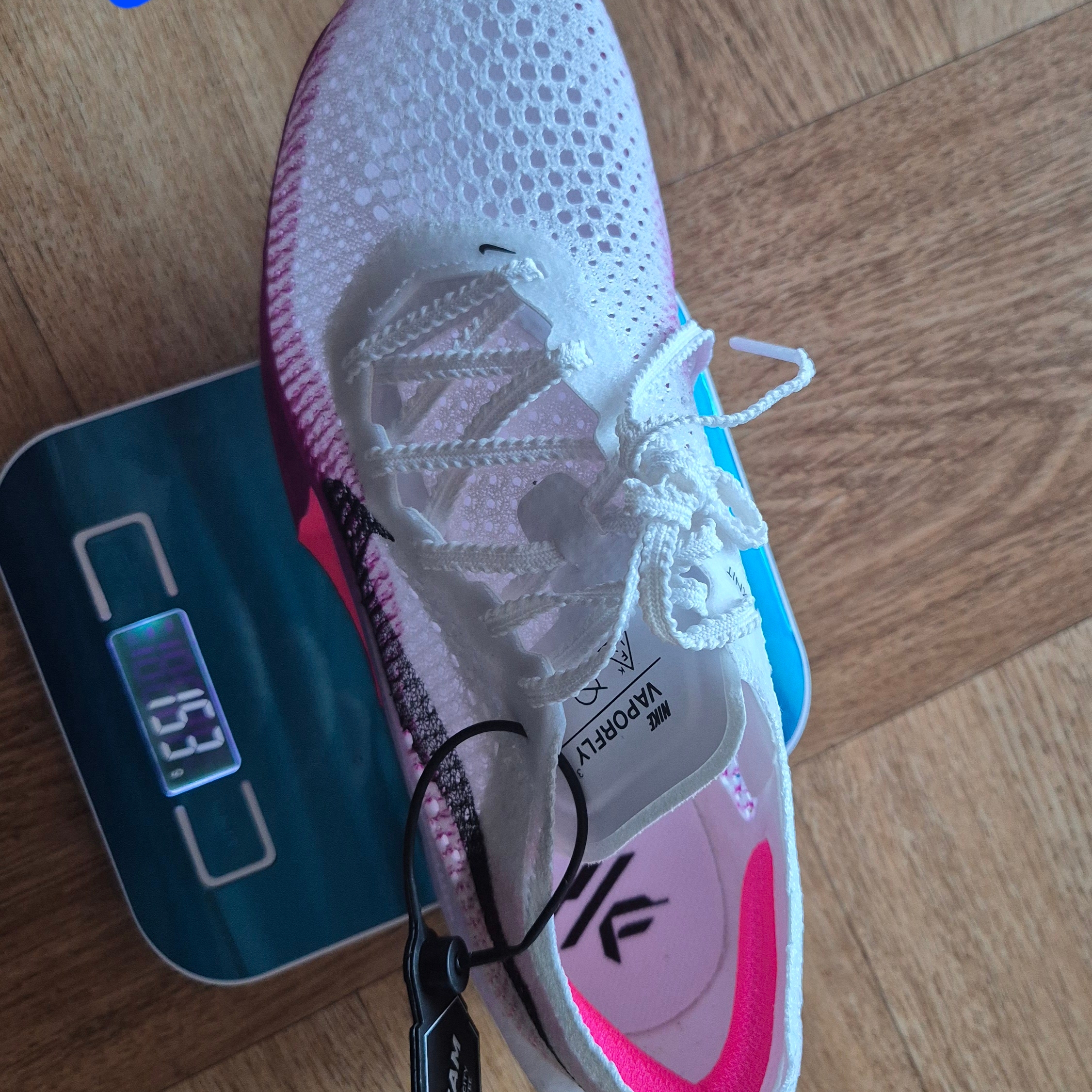 (W) Nike ZoomX Vaporfly Next% 3 White Vivid Purple 착용 스타일