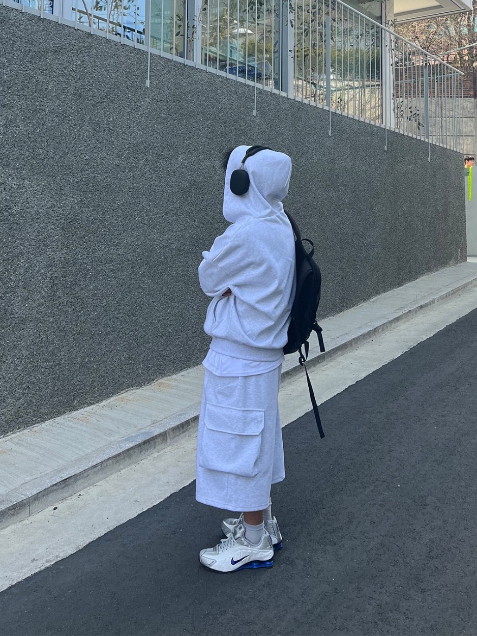 Nike Shox R4 White Racer Blue, Apple AirPods Max Lightning Space Gray (Korean Ver.) 착용 스타일 - 5