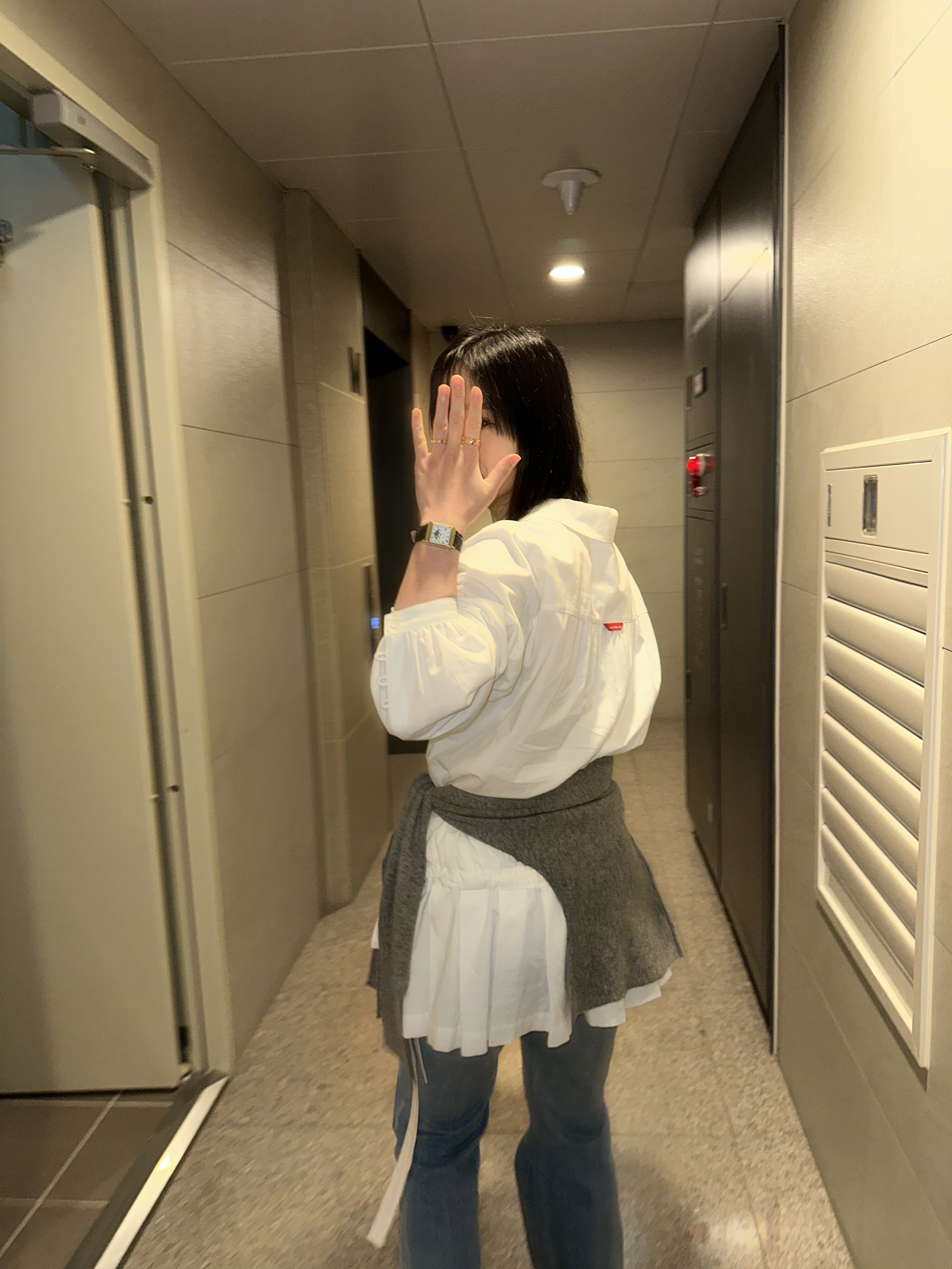 타이맥스 x 노아 썬 앤 문 워치 블랙 골드 착용 스타일 - 3