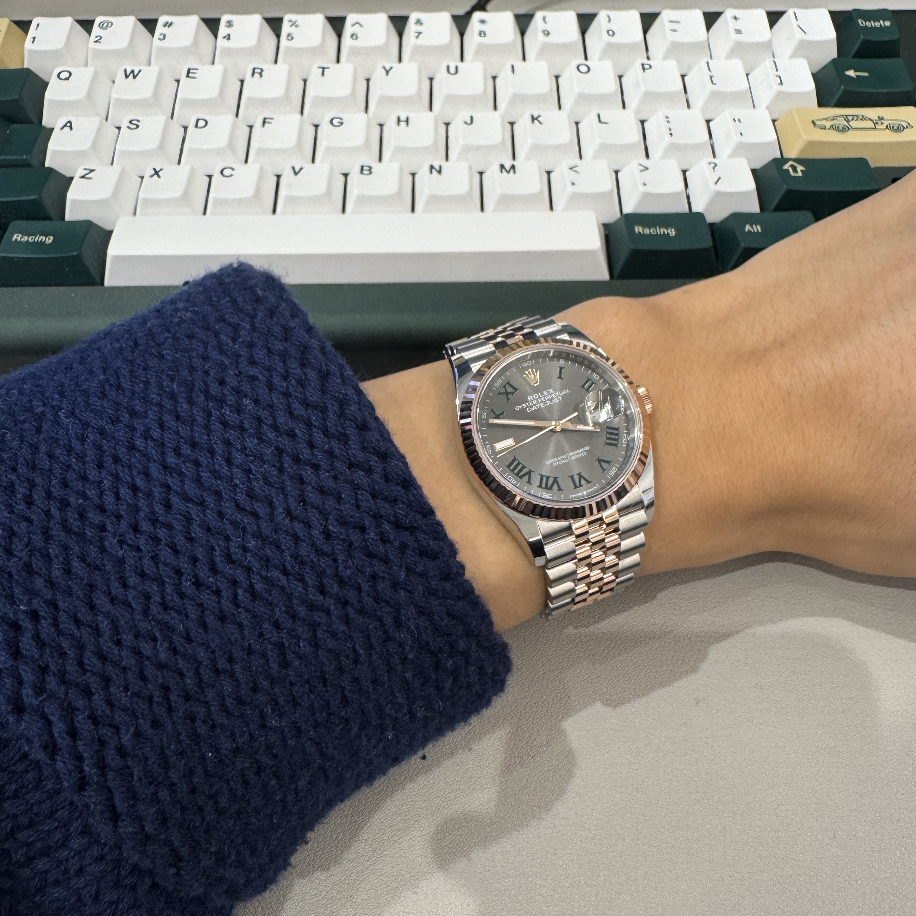 Human Made Low Gauge Knit Sweater Navy, Rolex Datejust 36mm 126231 Slate Roman Jubilee 착용 스타일