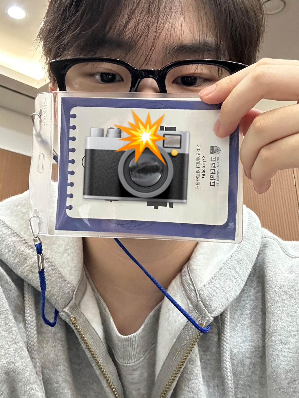 칼하트 루즈 핏 미드웨이트 풀 집 스웨트셔츠 헤더 그레이 착용 스타일