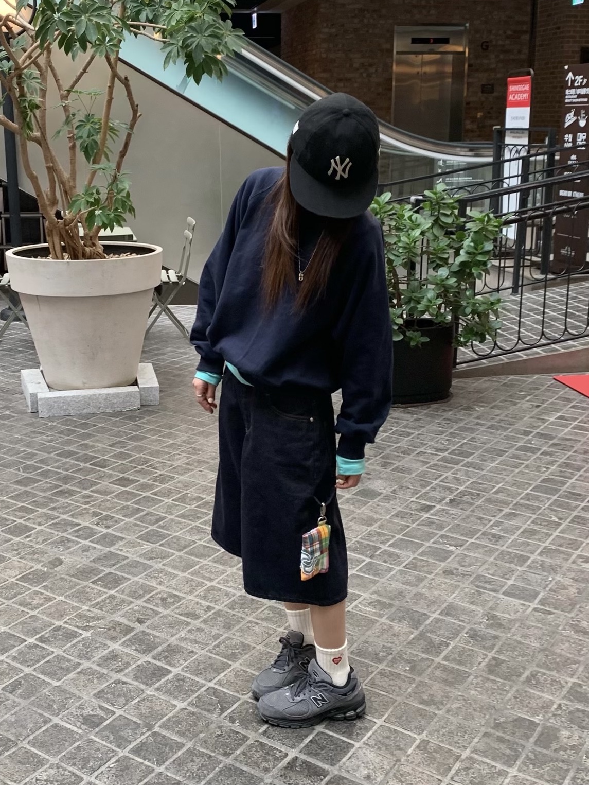 휴먼 메이드 파일 삭스 화이트, 디스이즈네버댓 x 뉴에라 x MLB 뉴욕 양키스 59피프티 레트로 크라운 캡 블랙 착용 스타일 - 2
