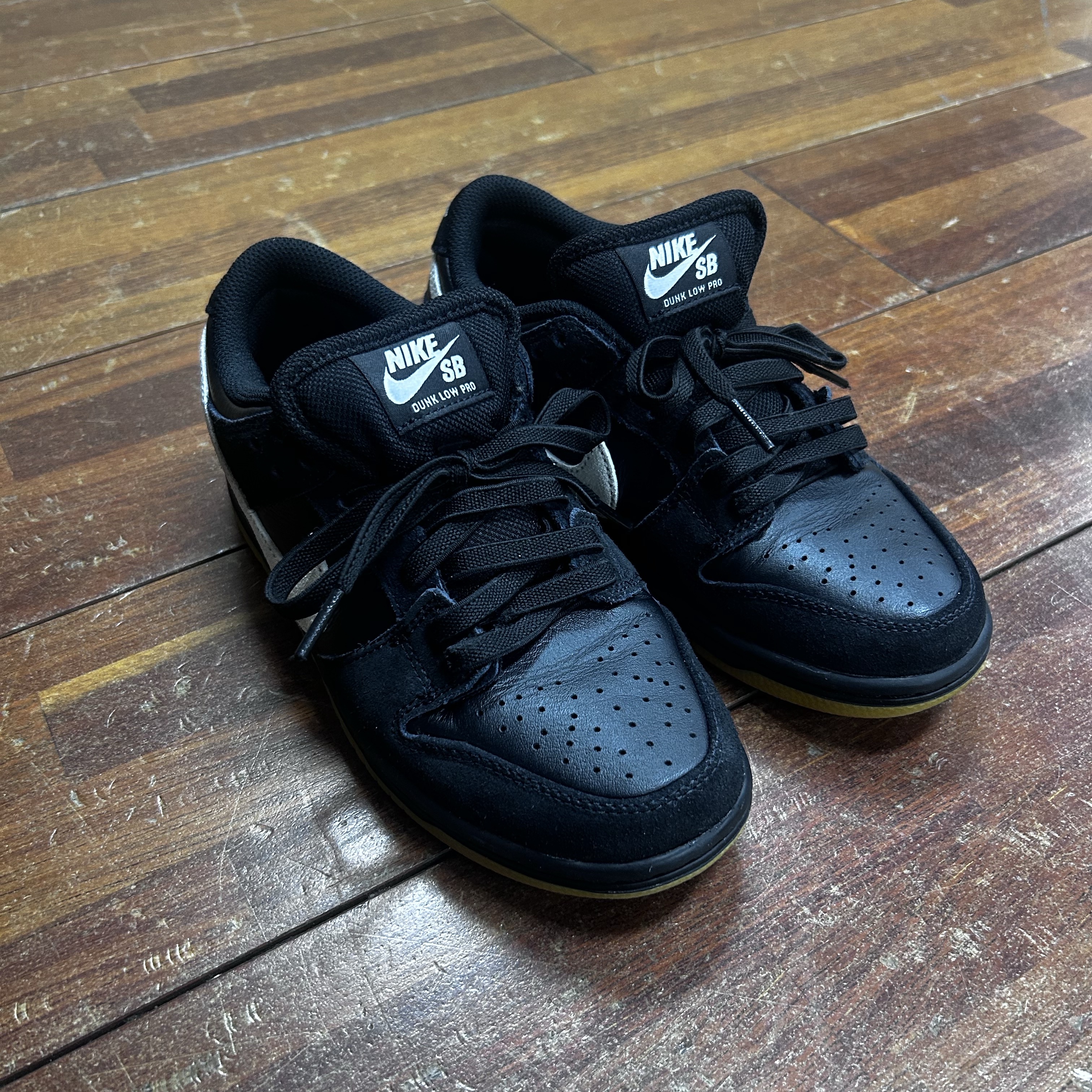 Nike SB Dunk Low Pro Black White 착용 스타일