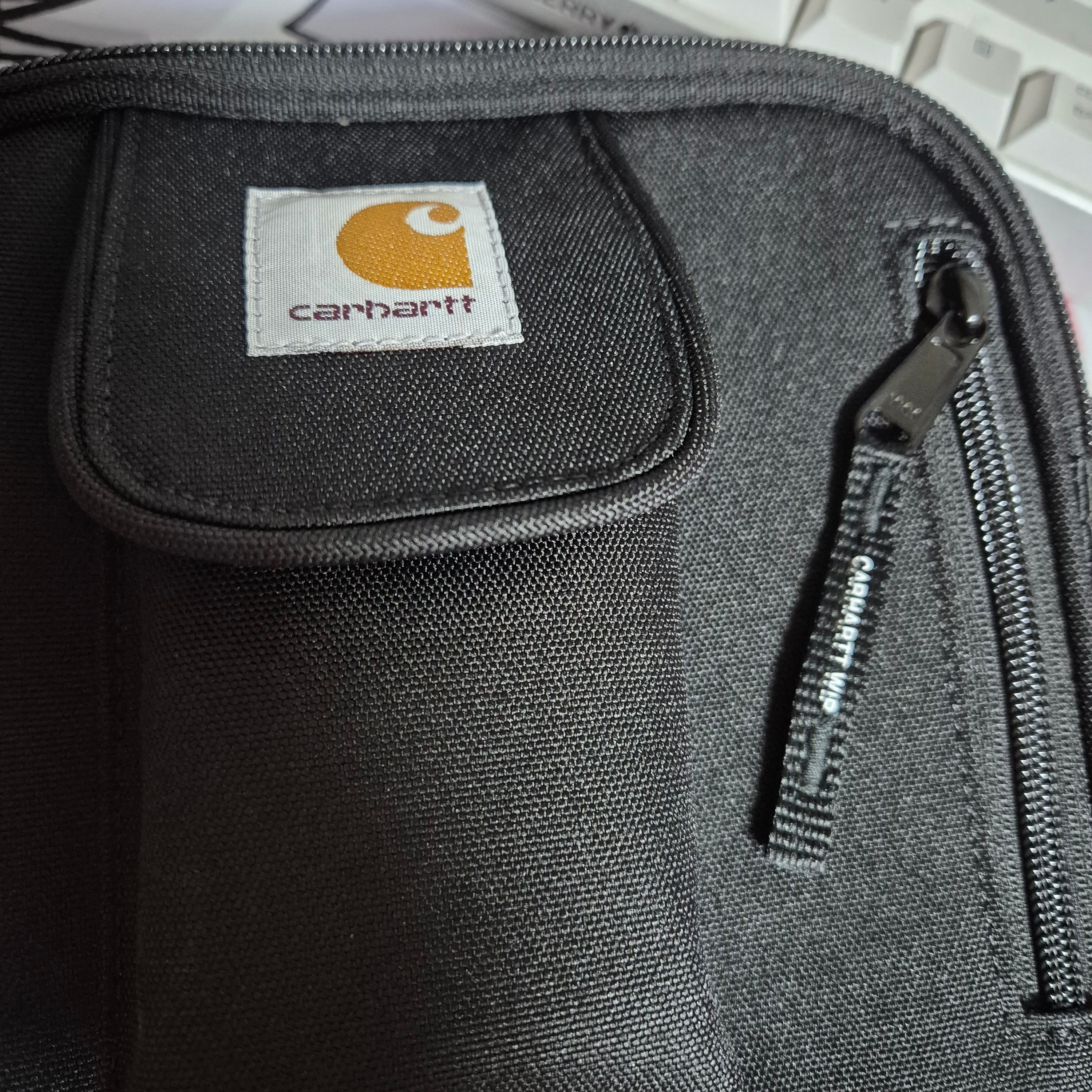 Carhartt WIP Essentials Bag Black 착용 스타일