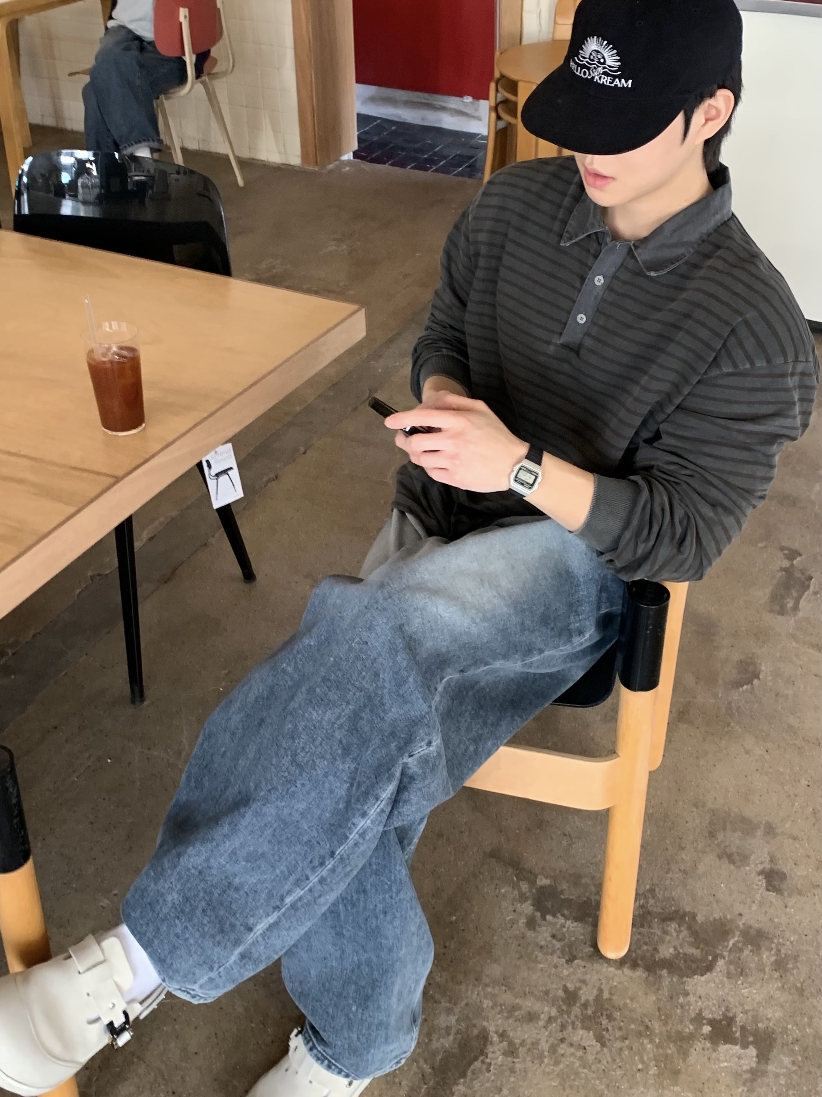 디올 x 버켄스탁 토키오 뮬 누벅 카프스킨 그레이지, 카시오 F-91WM-7 착용 스타일