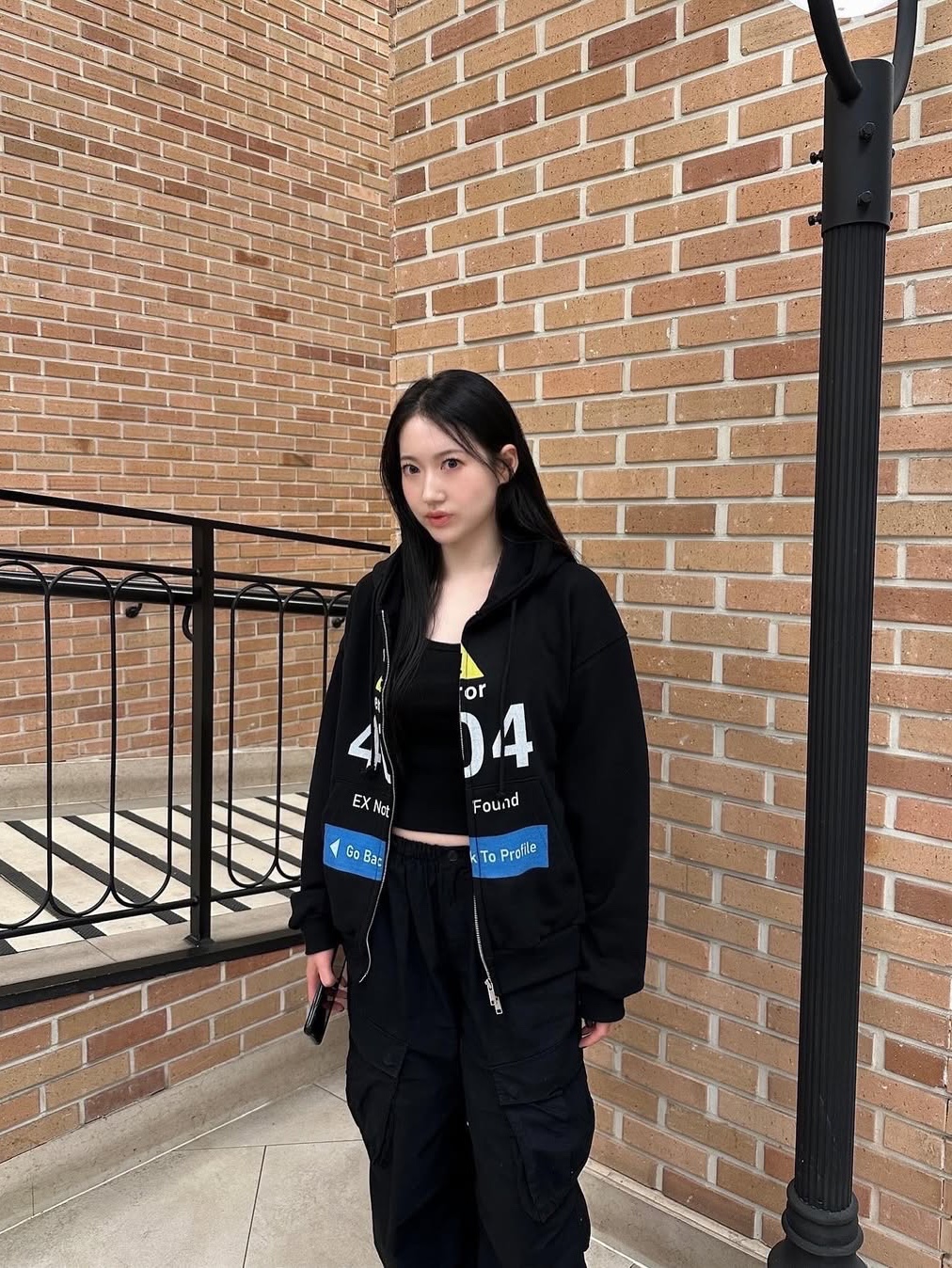 GRAILZ Error 404 Zip Hoodie Black 착용 스타일 - 2