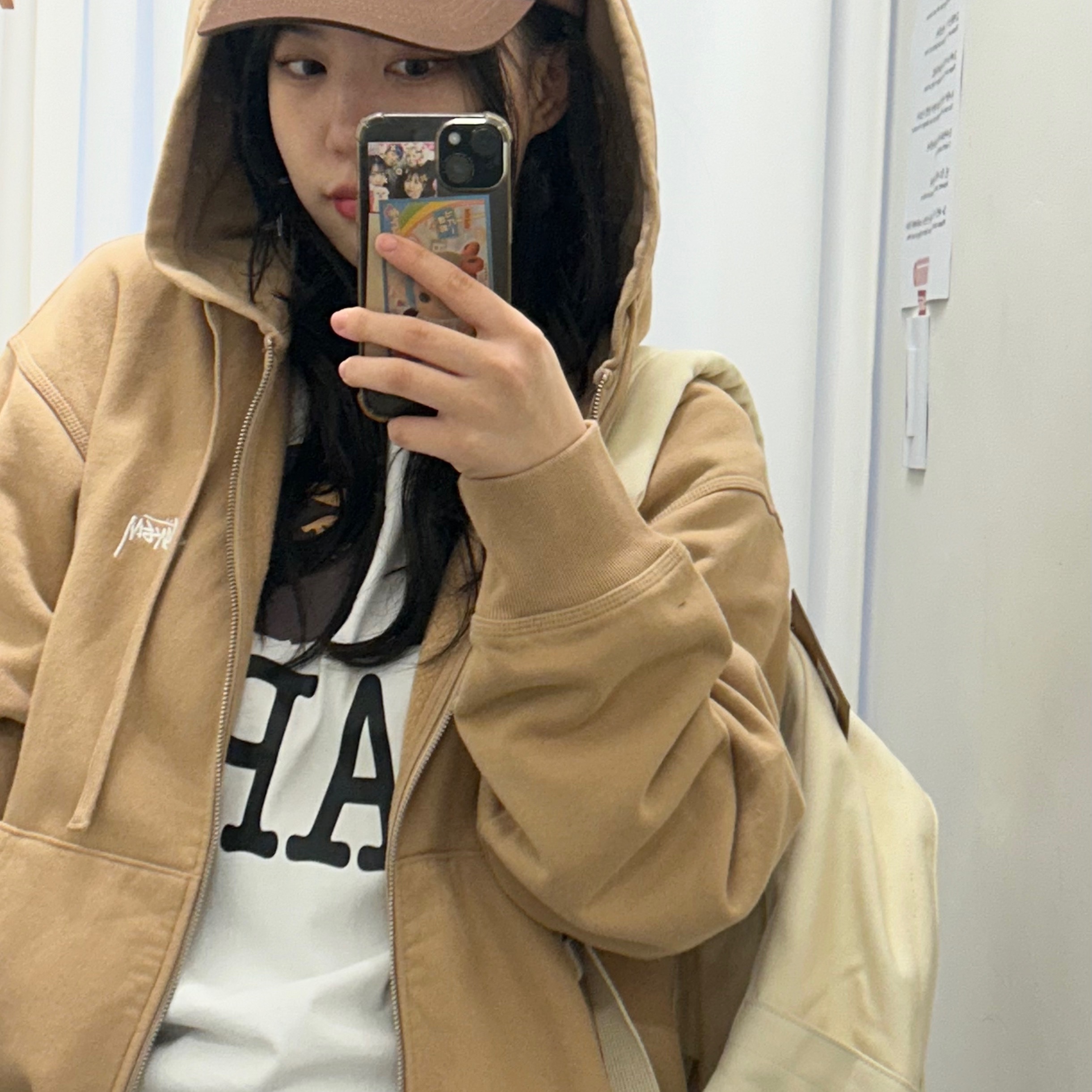 베이프 아이 러브 베이프 티셔츠 화이트, 니들스 x LHP H.D. 나일론 트랙 팬츠 올리브 착용 스타일 - 5