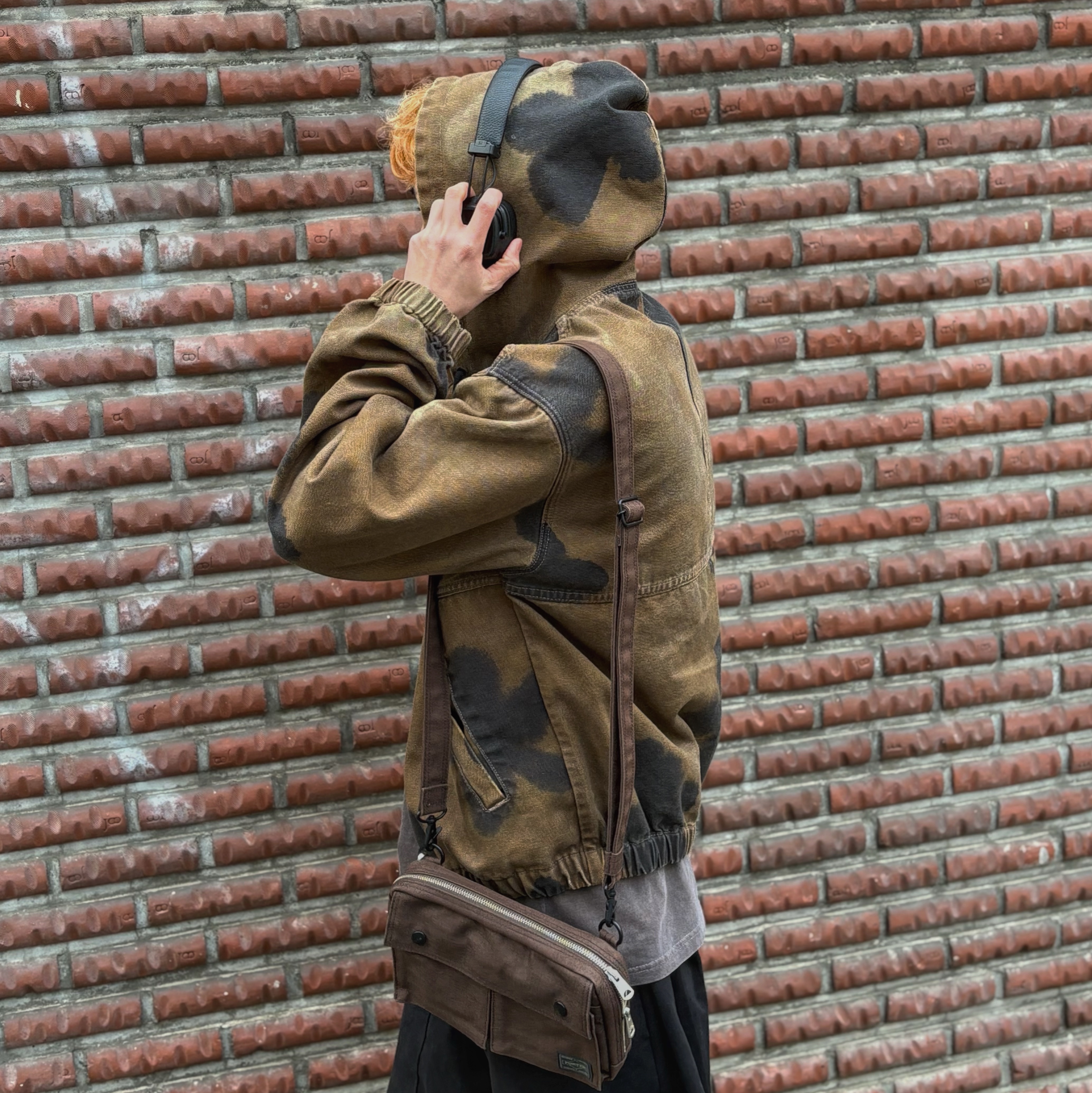 Porter Smoky 2Way Shoulder Bag Brown, Keen Jasper Sneakers Toasted Coconut 착용 스타일 - 4