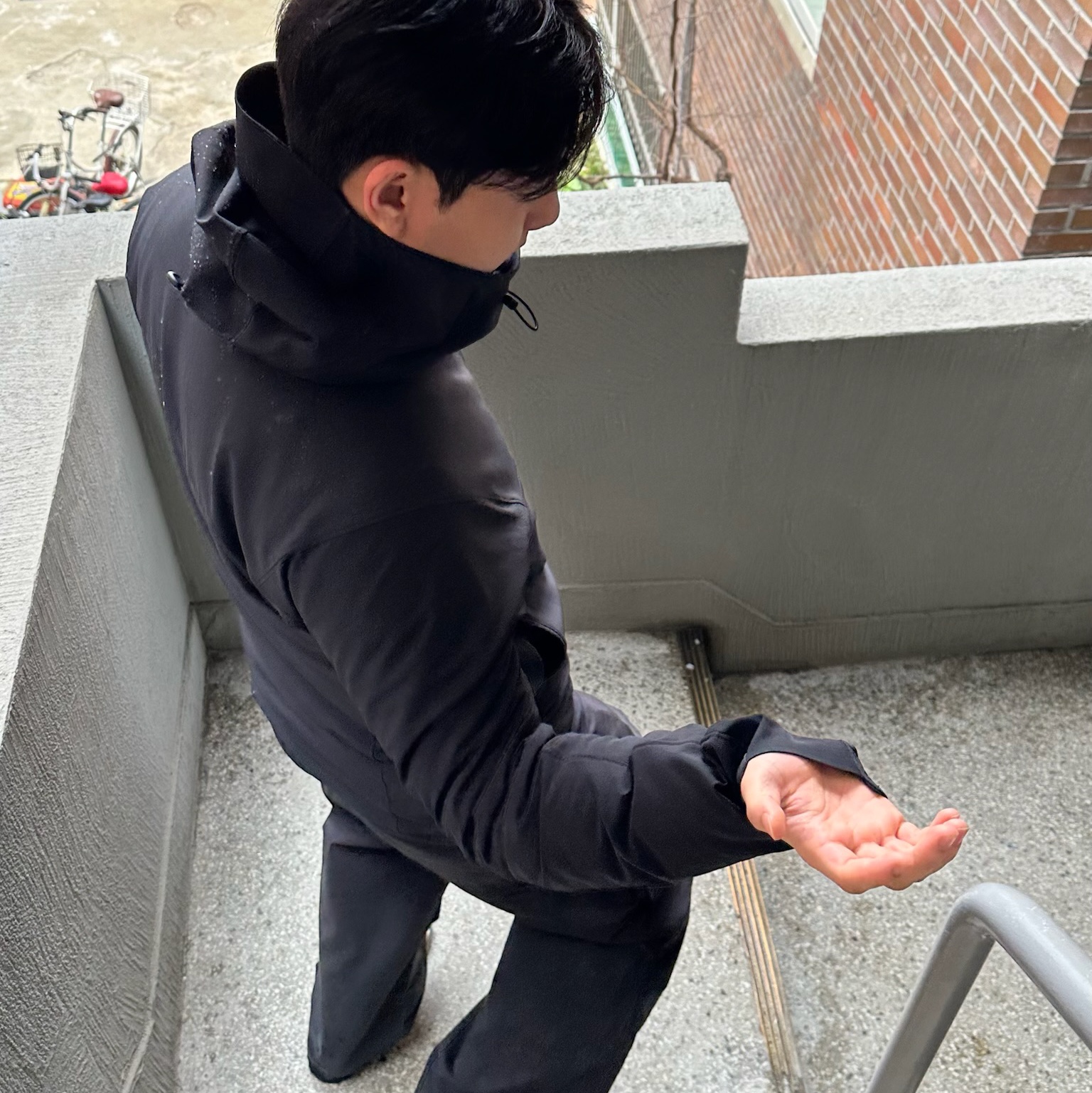 Arc'teryx Gamma Lightweight Hoody Black, Salomon XT-6 ADV India ink 착용 스타일