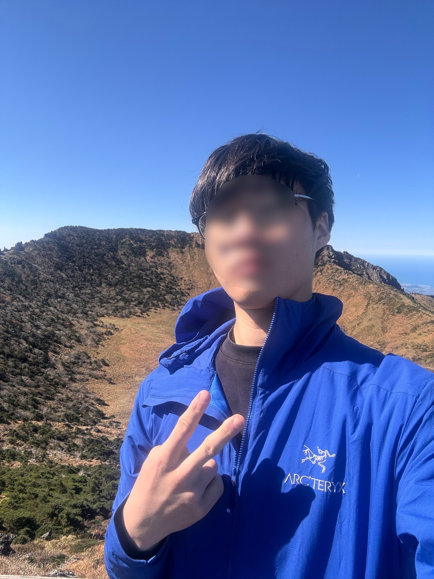 Arc'teryx Atom SL Hoody Vitality II 착용 스타일