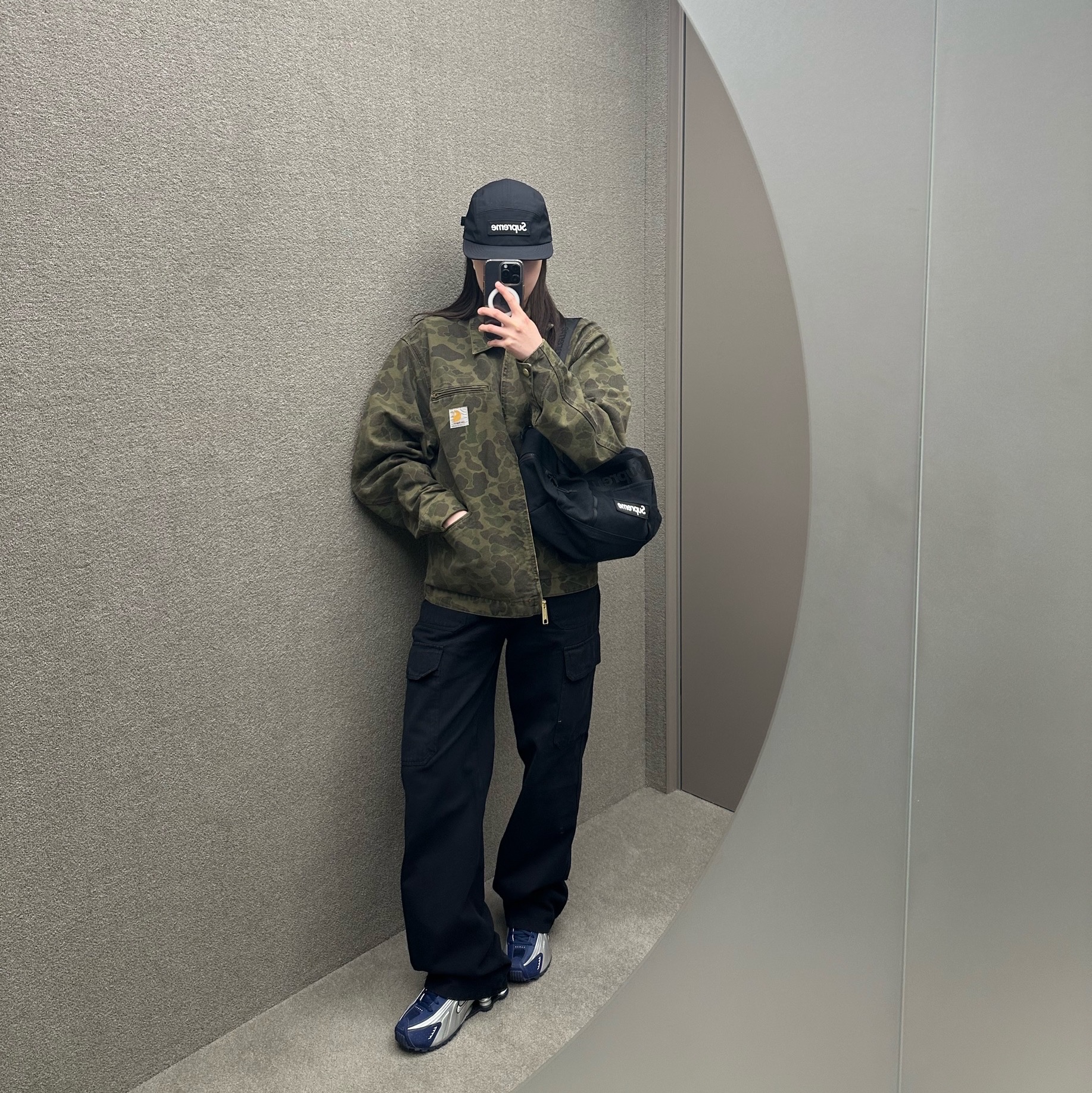 Supreme Gore-Tex Camp Cap Black - 25SS, (W) Nike Shox R4 Blue Void Metallic Silver 착용 스타일 - 1