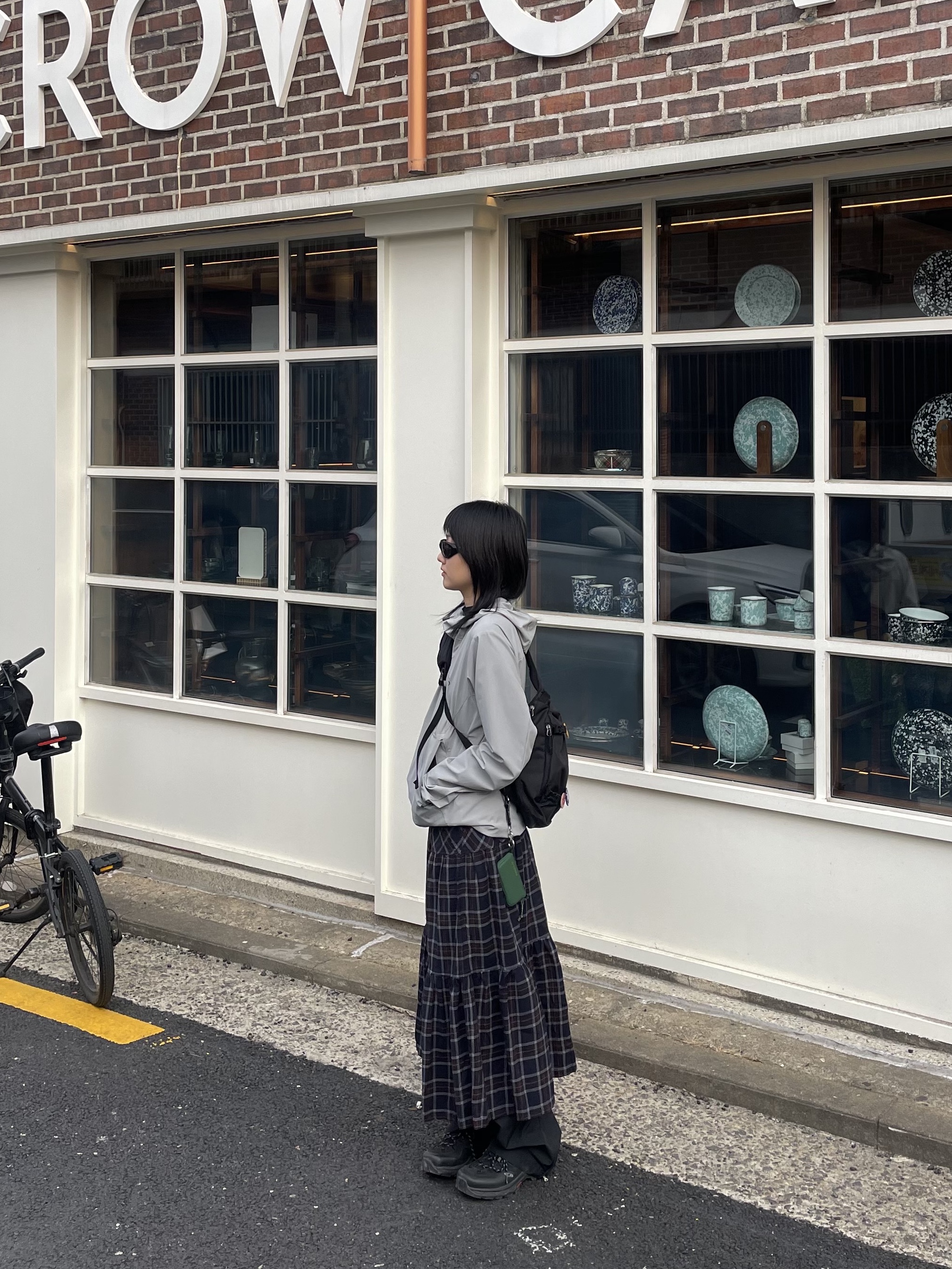 Rab Borealis Hoody Jacket Light Zinc, Oakley Eye Jacket Redux Matte Black Frame Prizm Grey Lenses High Bridge Fit 착용 스타일 - 3