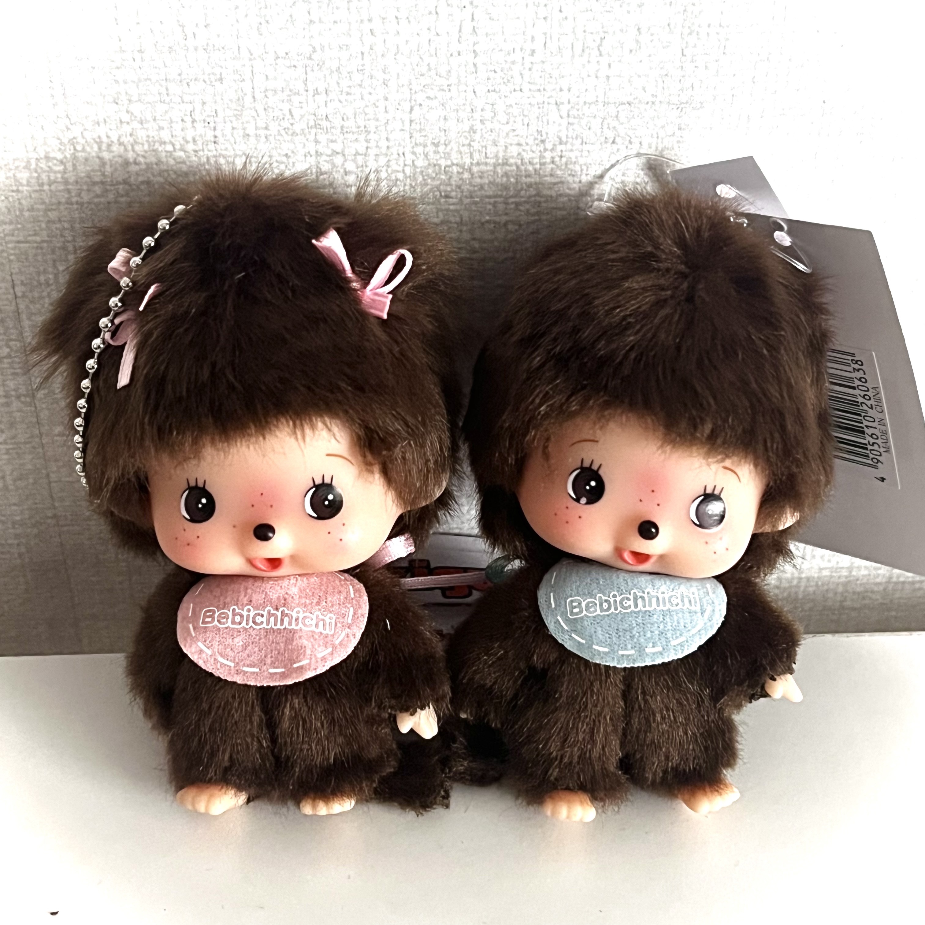 몬치치 베비치치 빅헤드 SS 보이 키 체인 블루, 몬치치 베비치치 빅헤드 SS 걸 키 체인 핑크 착용 스타일 - 1