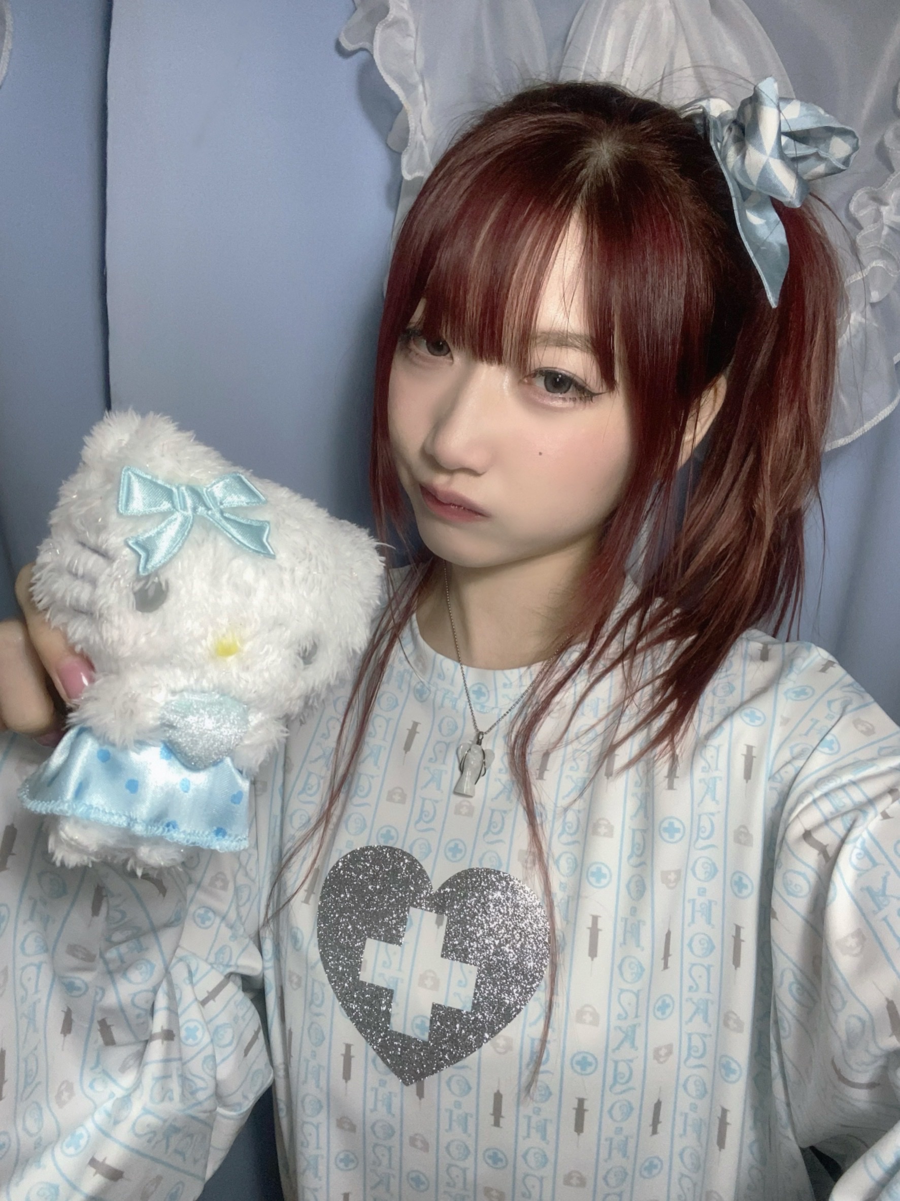 Honkyo Over Long Sleeve Top Hospitality White 착용 스타일