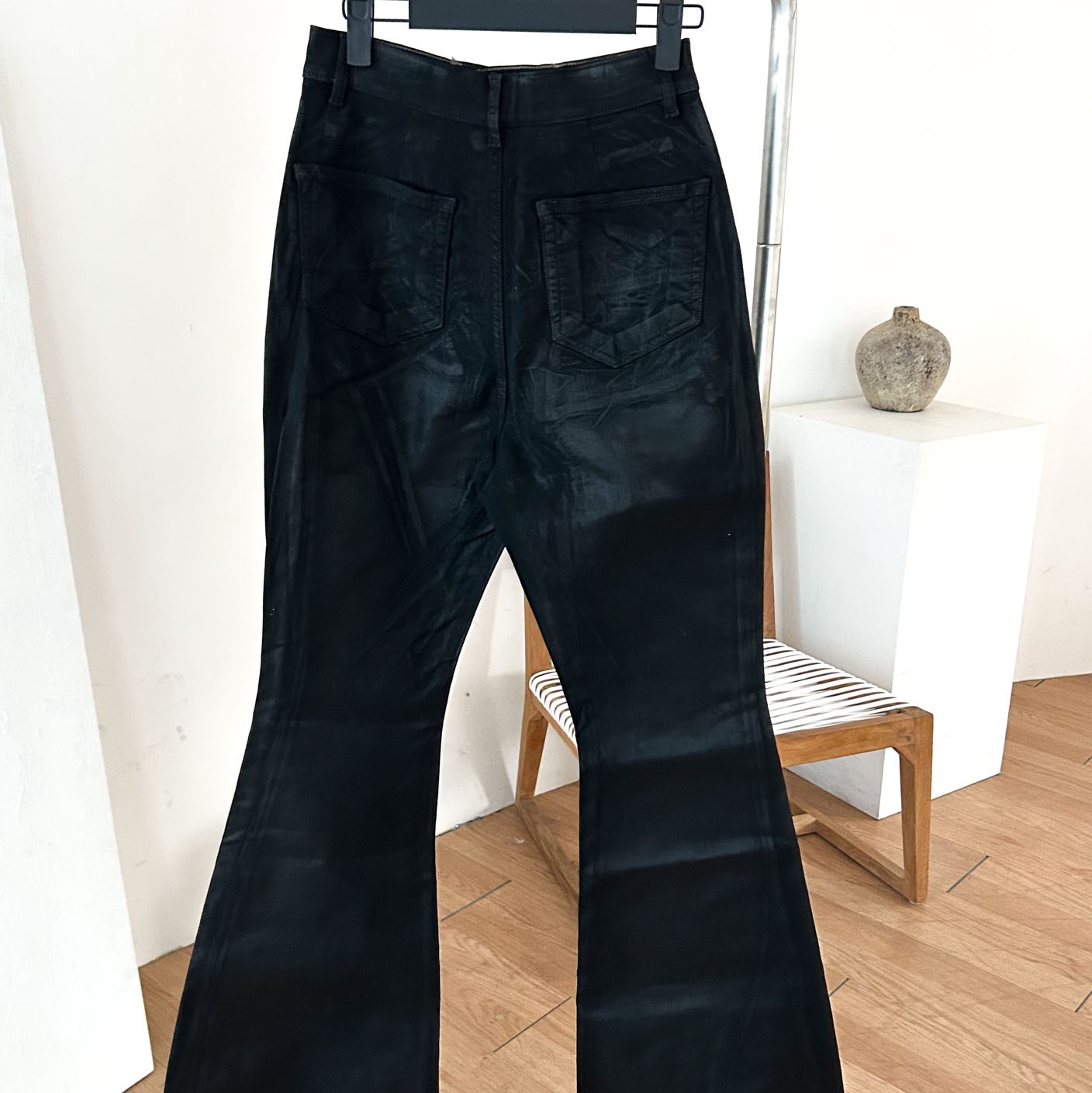 (W) Rick Owens Drkshdw Bolan Bootcut Overdyed Foil Stretch Denim Black 착용 스타일 - 1