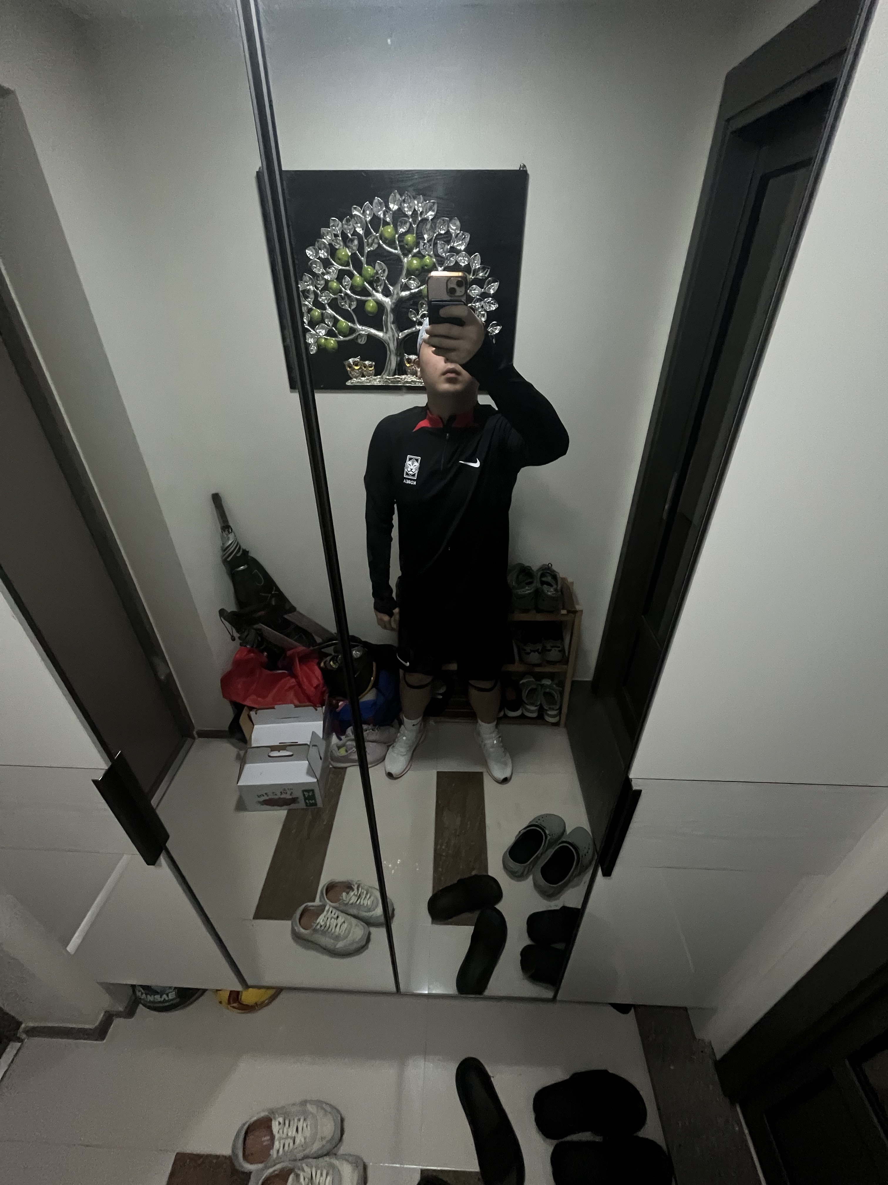 Over The Pitch 20242025 PSG Home Stadium Shirt, Adidas Bayern Munchen 2023/24 Home Jersey White Red - KR Sizing (Non Marking Ver.) 착용 스타일 - 4