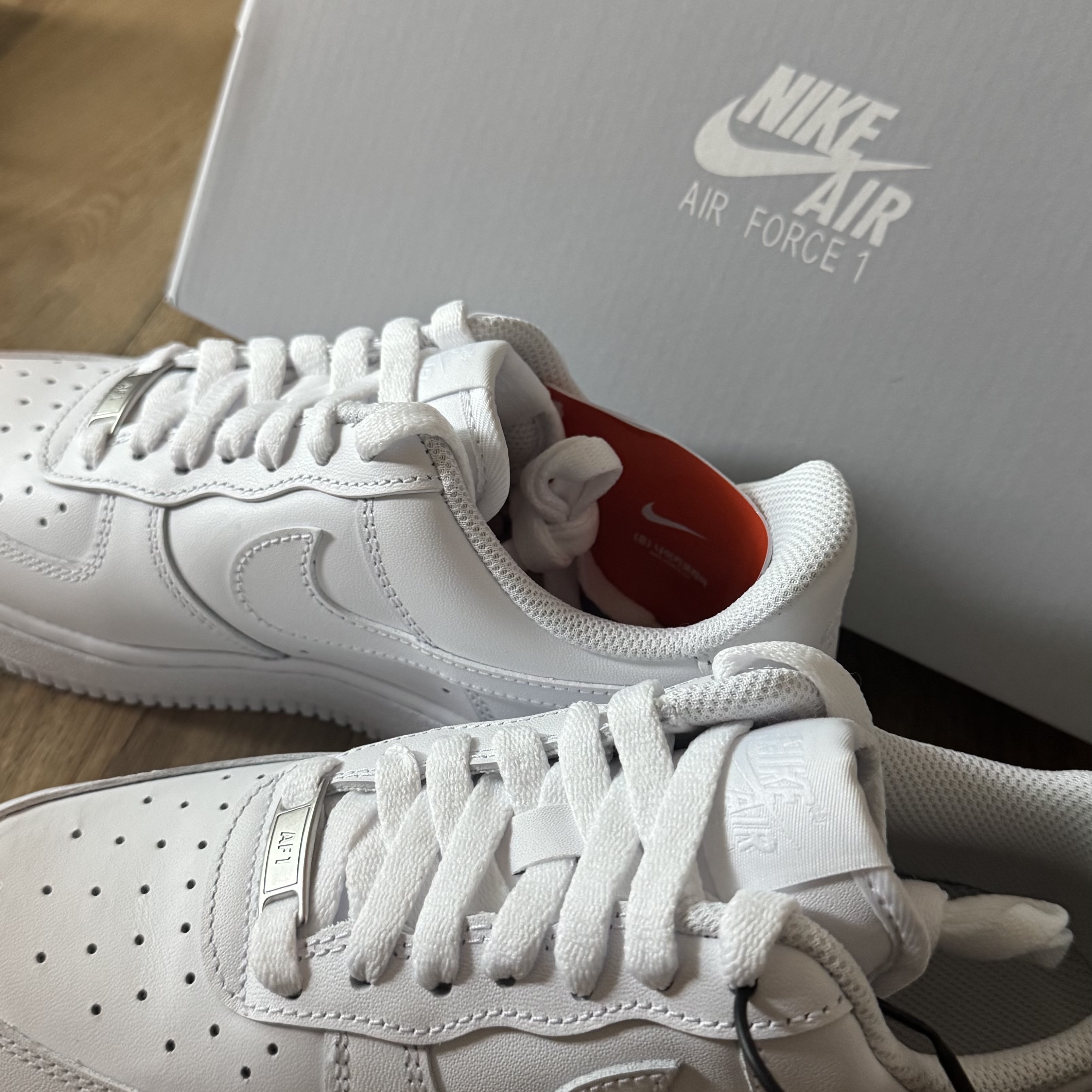 (W) Nike Air Force 1 '07 Low White 착용 스타일 - 1