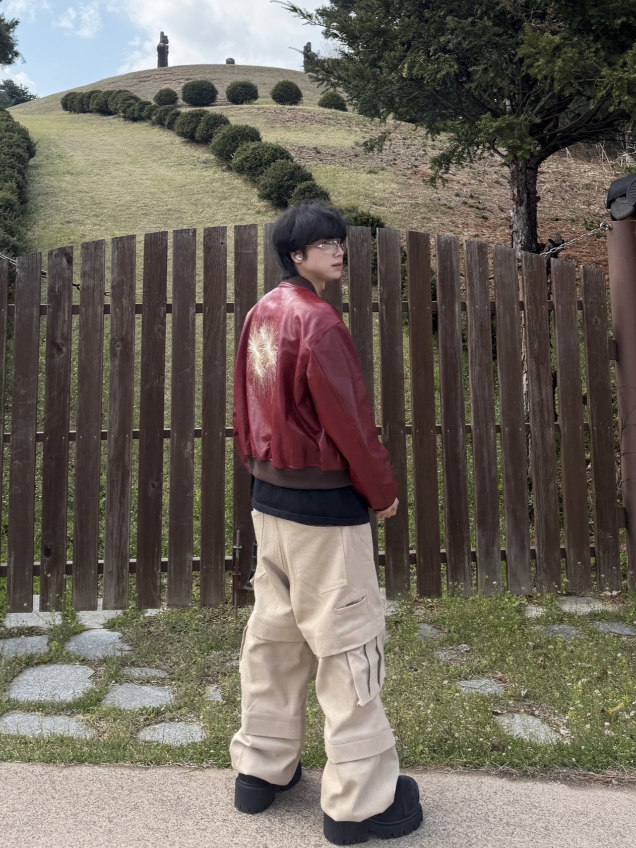 Undermycar Hommage Embraced The Fireworks Goatskin Blouson Red - 24FW, Kamien x MJD Double Hole Belt Black Shearling Calfskin 착용 스타일 - 6