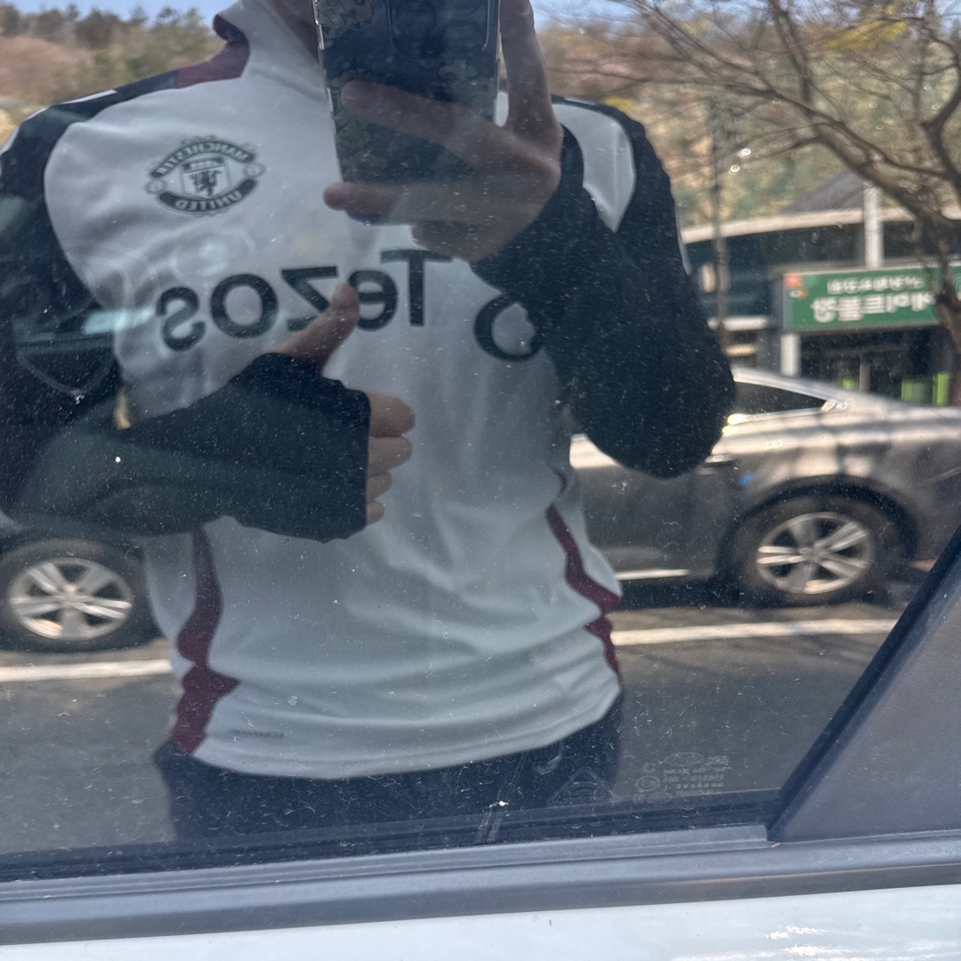 Adidas Manchester United Tiro 24 Training Top Off White Black - KR Sizing 착용 스타일