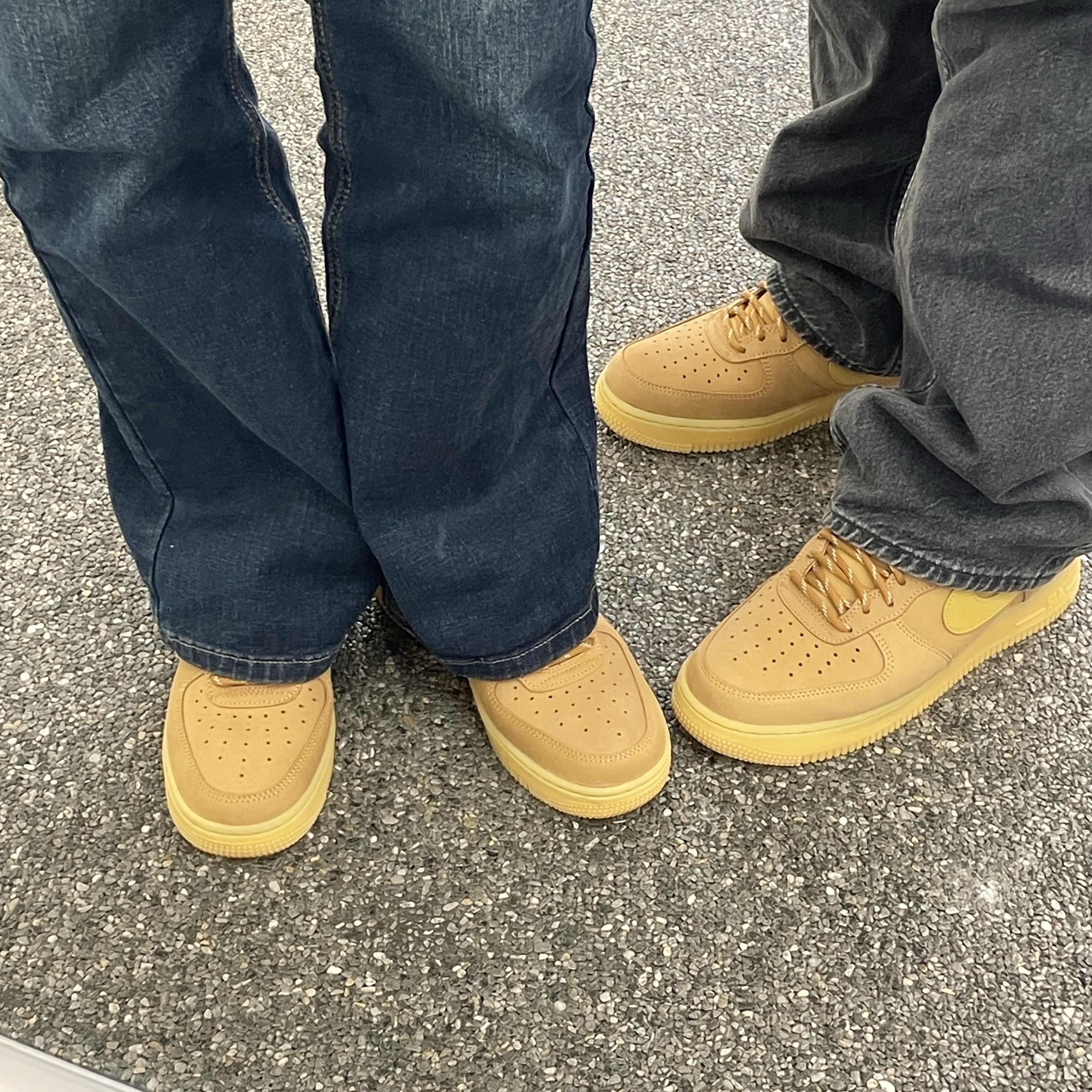 Nike Air Force 1 '07 WB Flax 착용 스타일