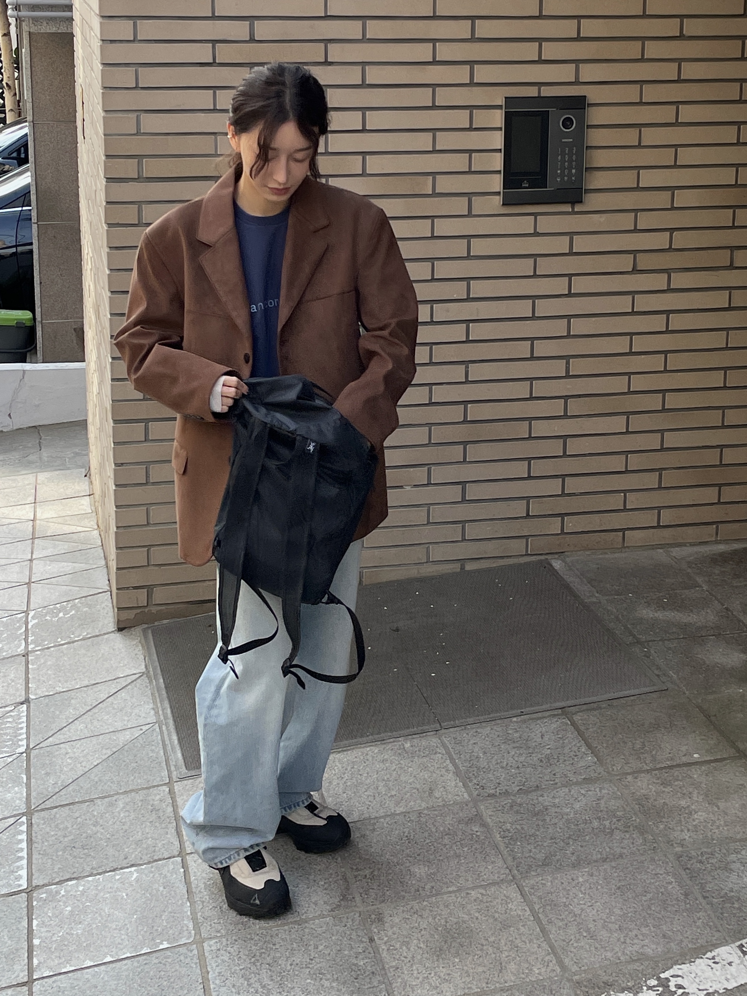 로아 하이킹 카타리나 샌드, 아크테릭스 헬리아드 15 백팩 블랙 착용 스타일 - 10
