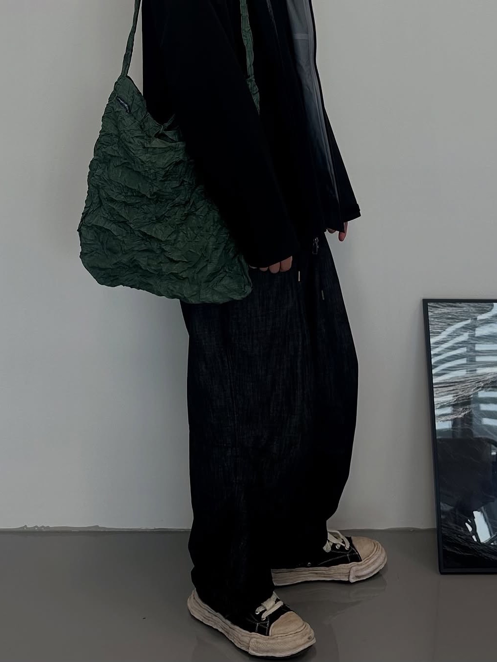 Ticket To The Moon Large Premium Eco Bag Sage Green 착용 스타일