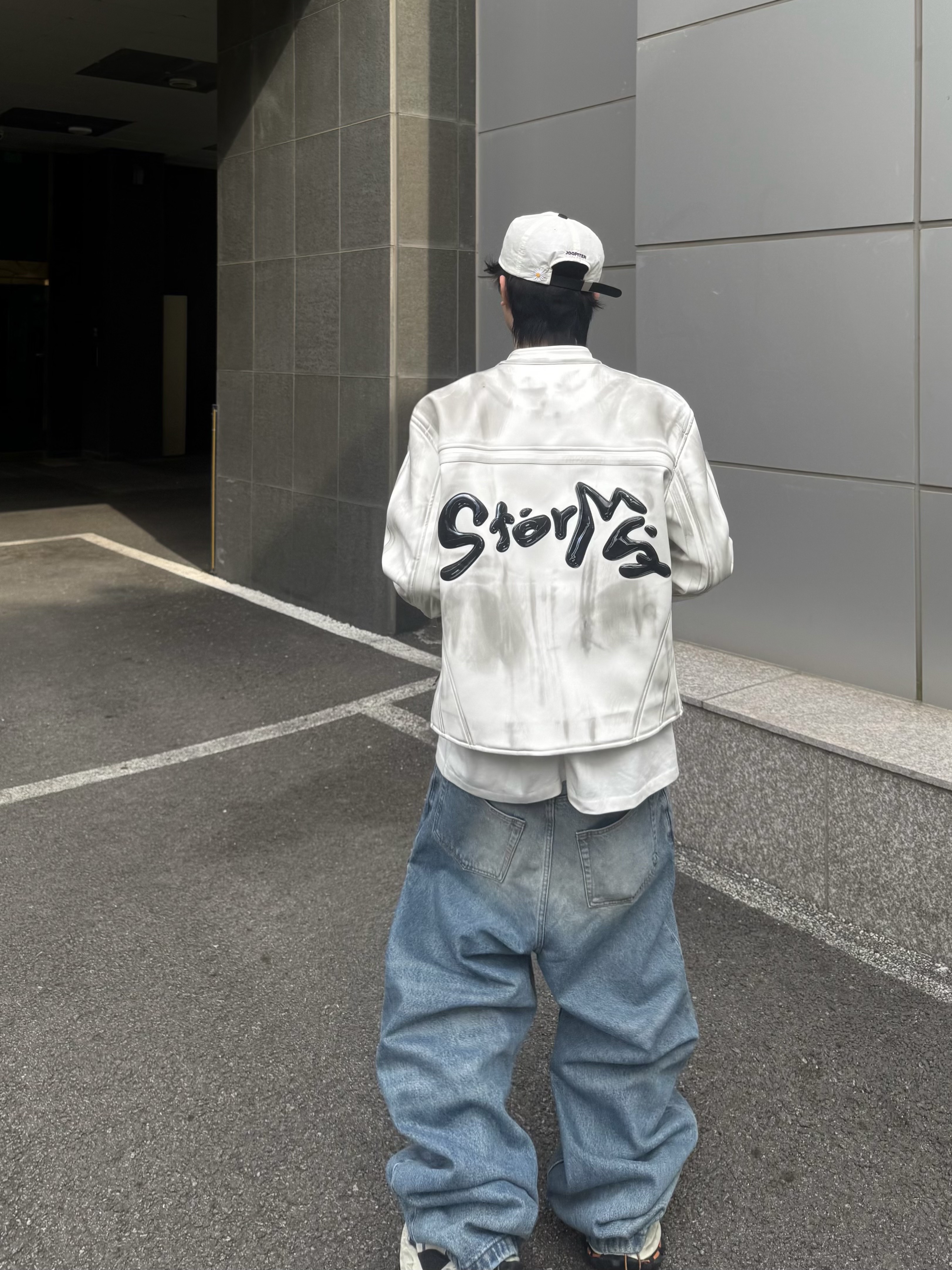 NOD Wide Baggy Denim pants Mid blue, Peaceminusone x Joopiter Five-Panel Baseball Cap White Purple 착용 스타일 - 2
