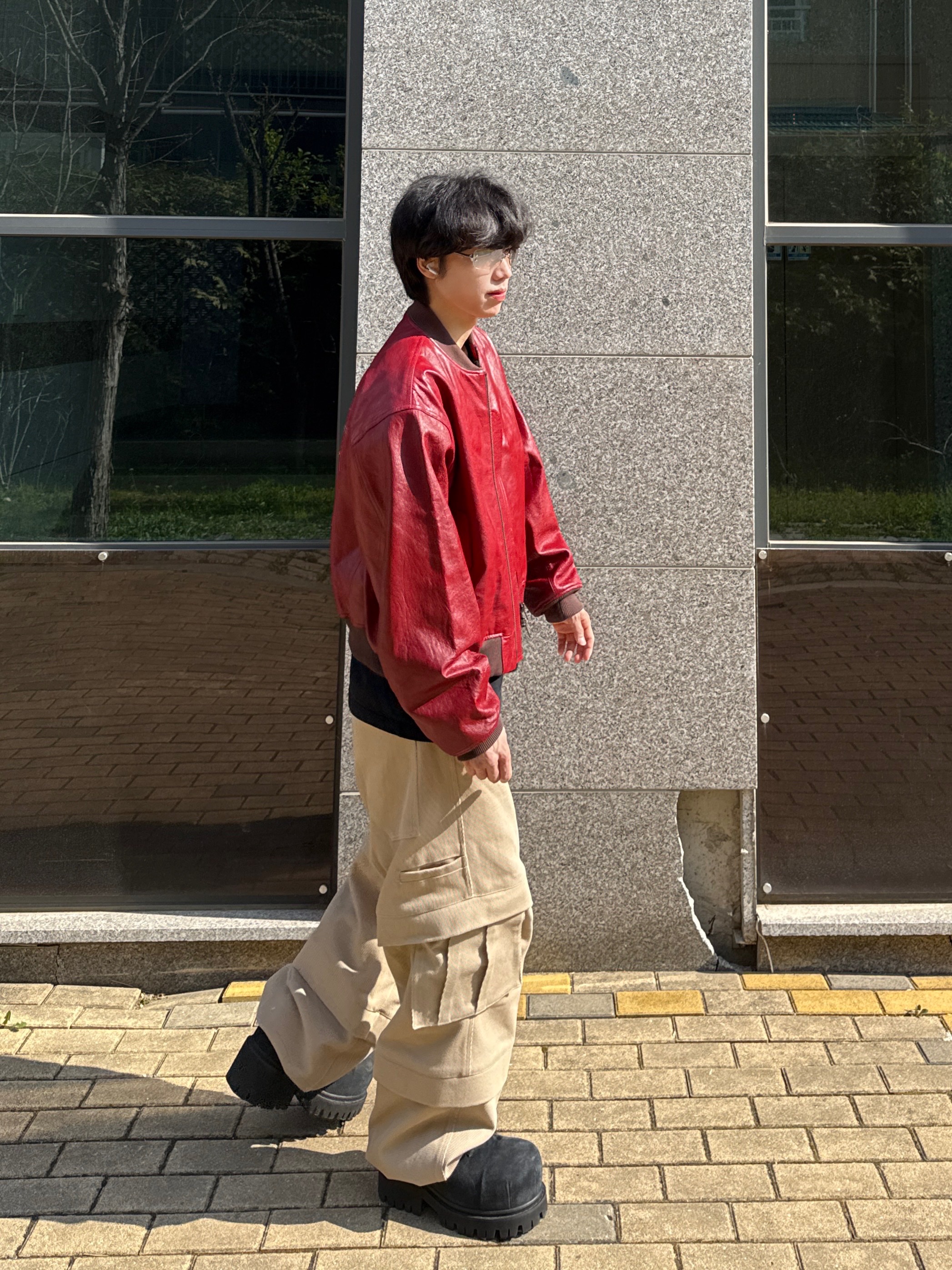 Undermycar Hommage Embraced The Fireworks Goatskin Blouson Red - 24FW, Kamien x MJD Double Hole Belt Black Shearling Calfskin 착용 스타일 - 10