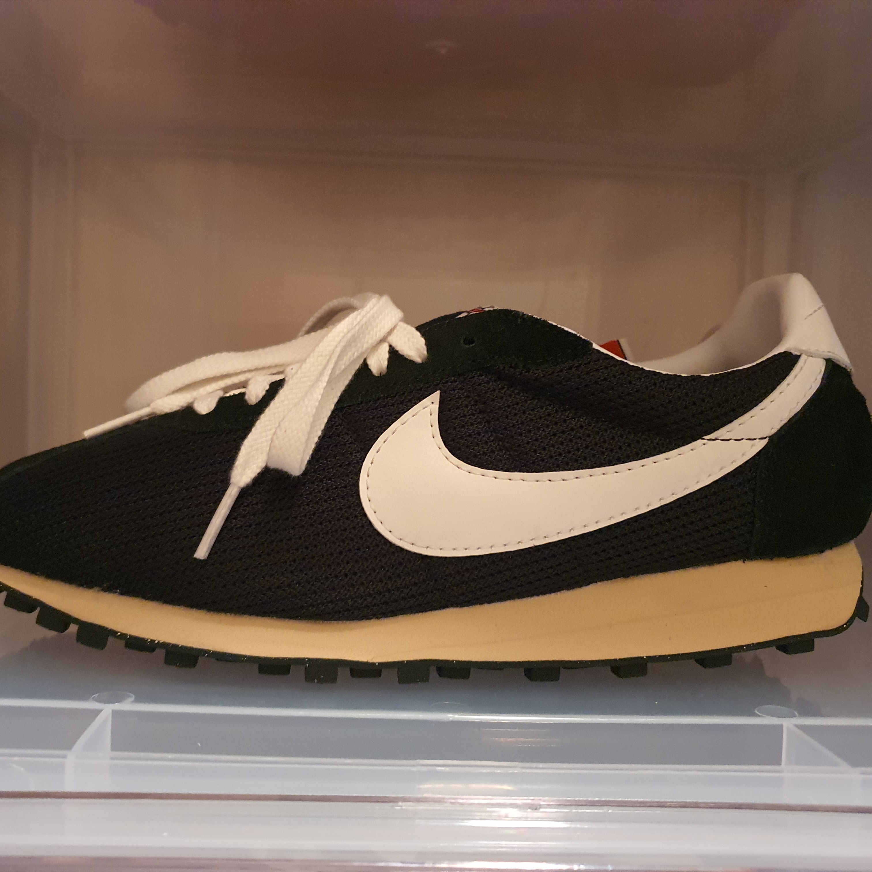 Nike LD-1000 SP Black and Sail 착용 스타일