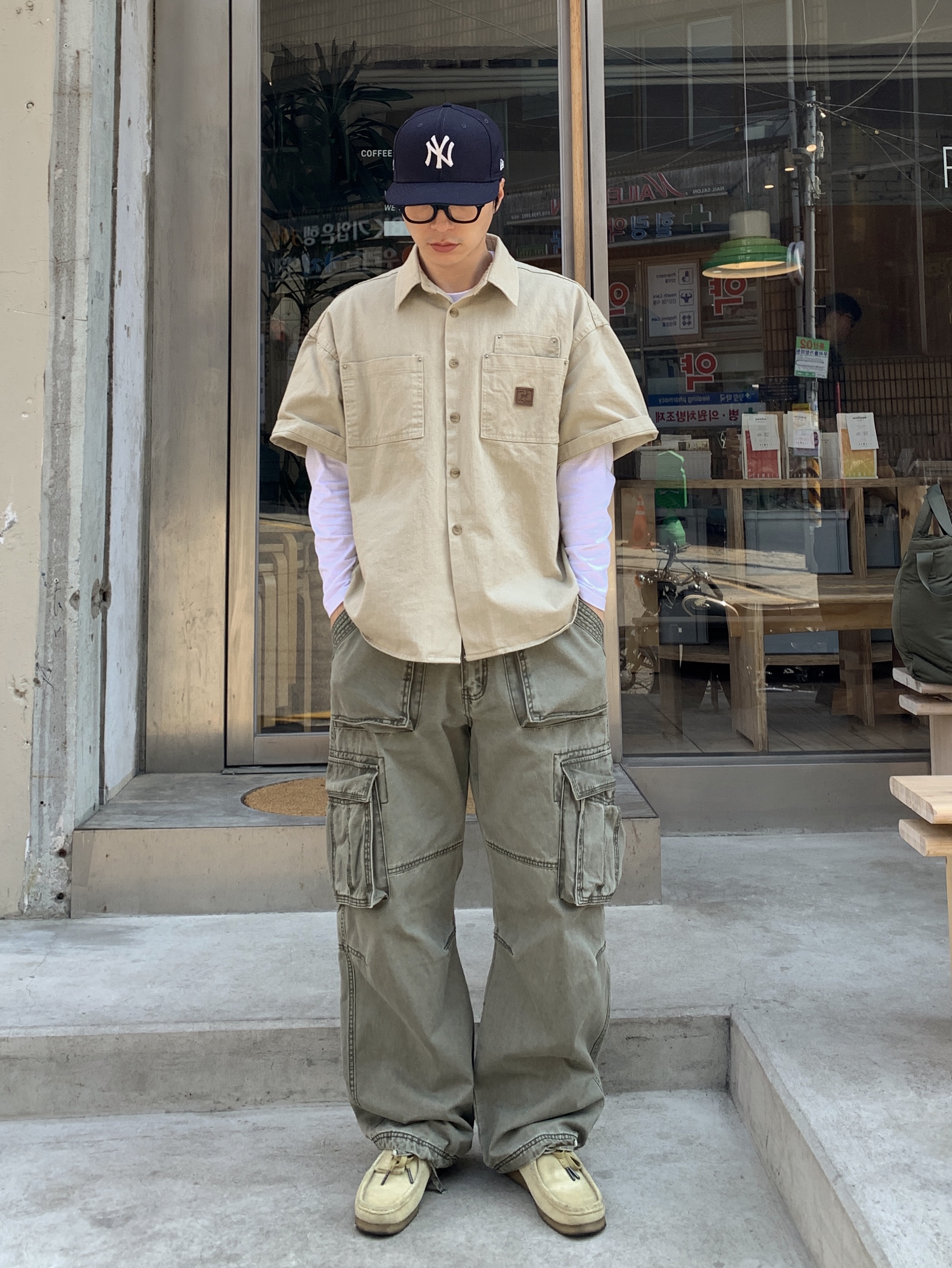 Clarks Wallabee Maple Suede, Thisisneverthat x New Era x MLB New York Yankees 59Fifty Classic Navy 착용 스타일 - 1