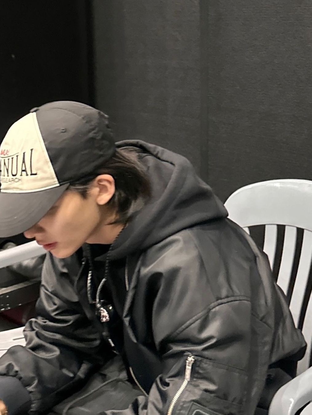노매뉴얼 2C 트러커 볼캡 블랙 착용 스타일 - 4