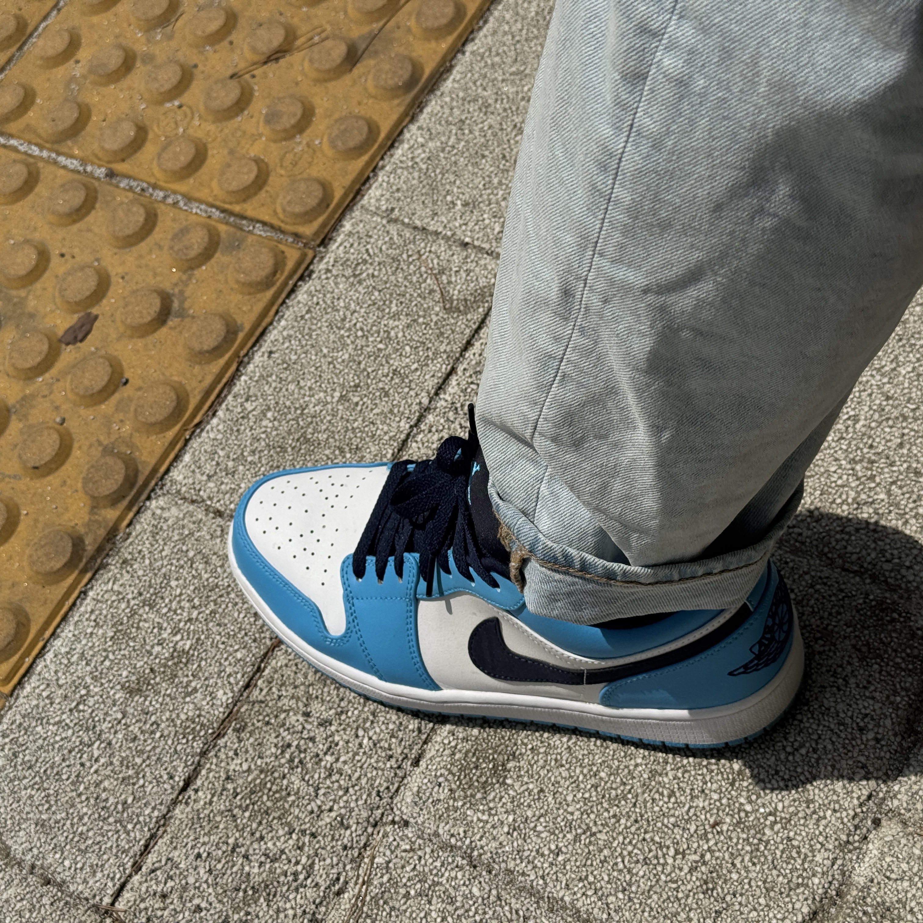 Nike Air Force 1 '07 Cacao Wow Coconut Milk, Jordan 1 Low Dark Powder Blue 착용 스타일 - 2