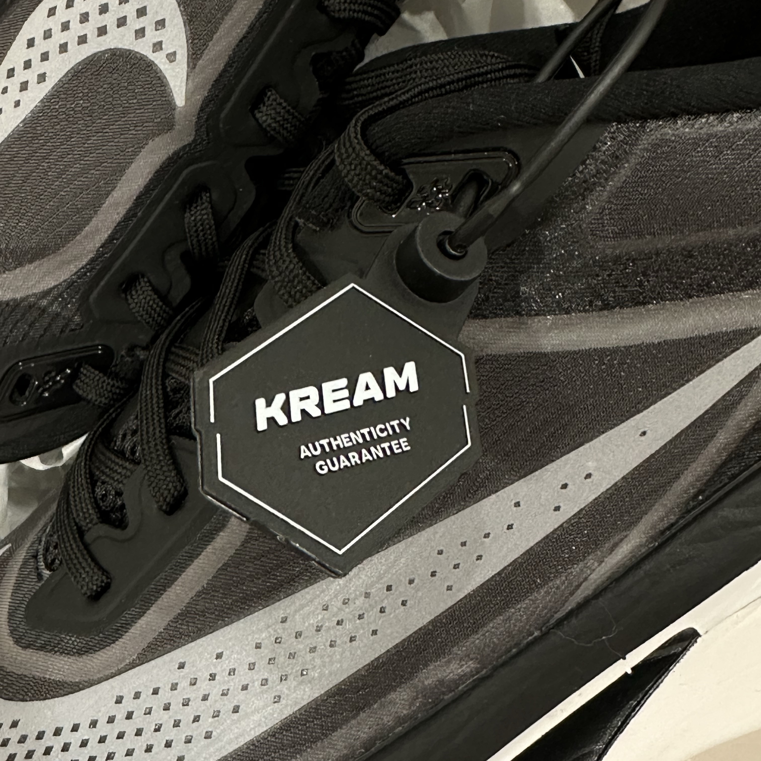 Nike Zoom Fly 6 Black Light Smoke Grey 착용 스타일 - 3