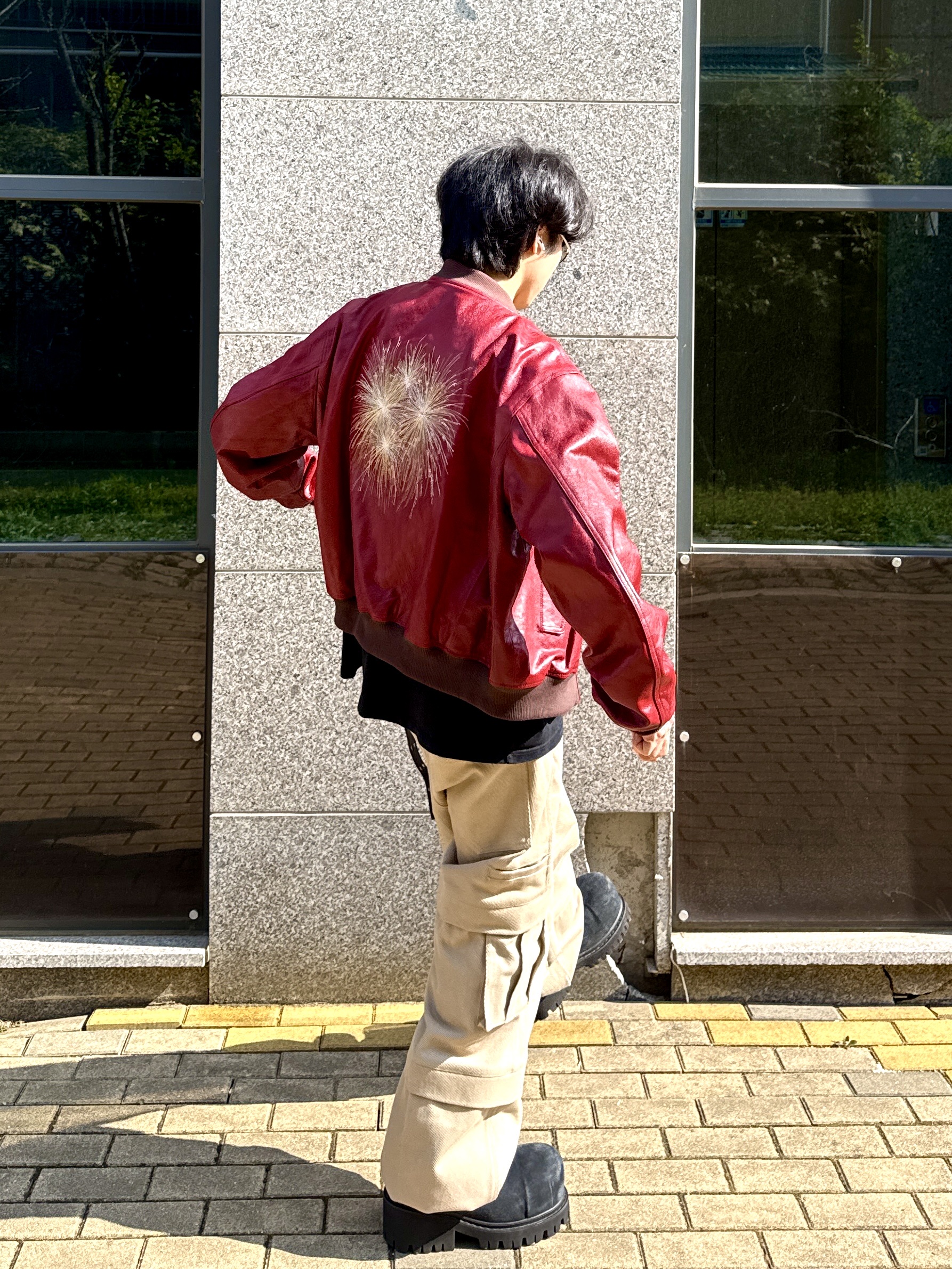 Undermycar Hommage Embraced The Fireworks Goatskin Blouson Red - 24FW, Kamien x MJD Double Hole Belt Black Shearling Calfskin 착용 스타일 - 5