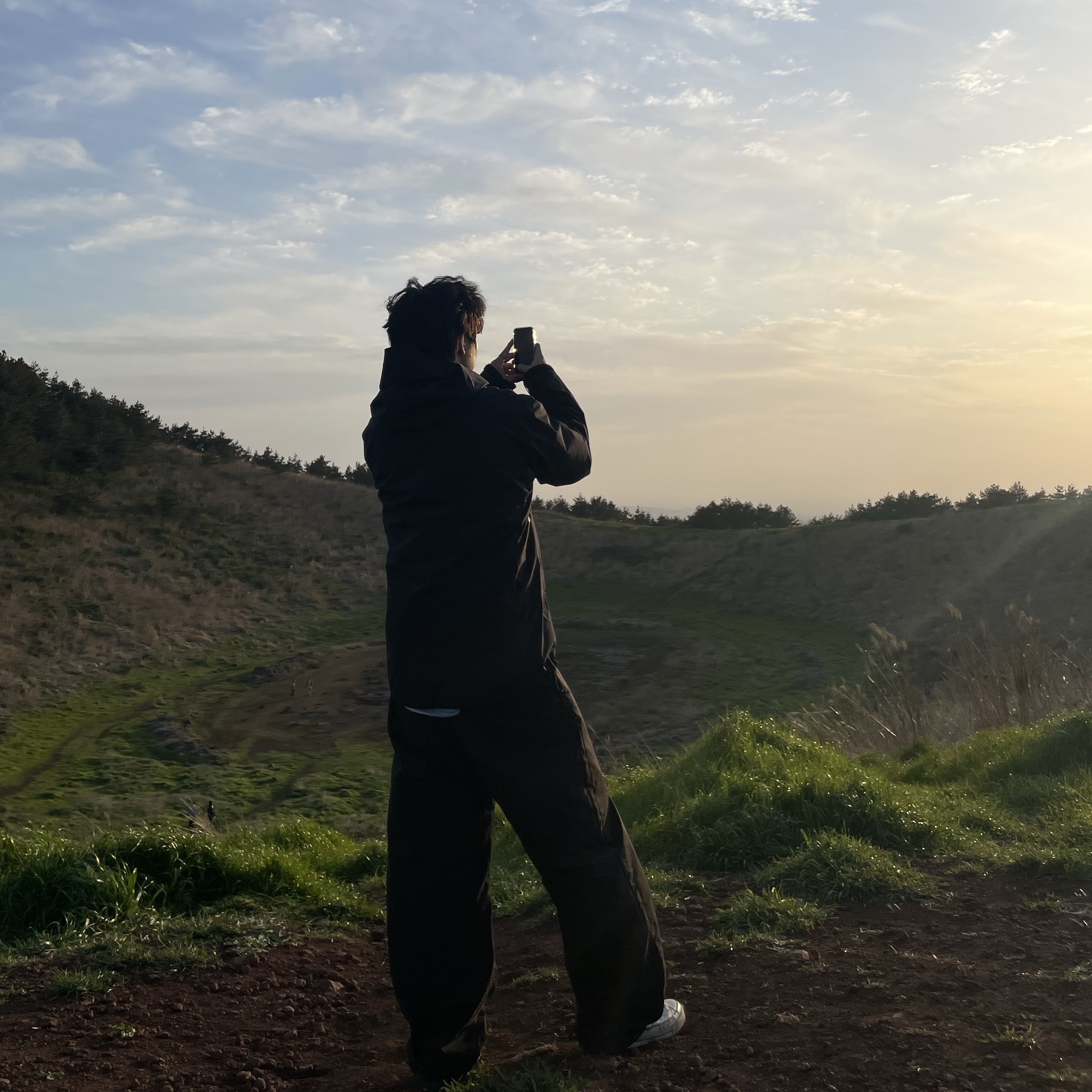 Arc'teryx Beta LT Jacket Black 착용 스타일