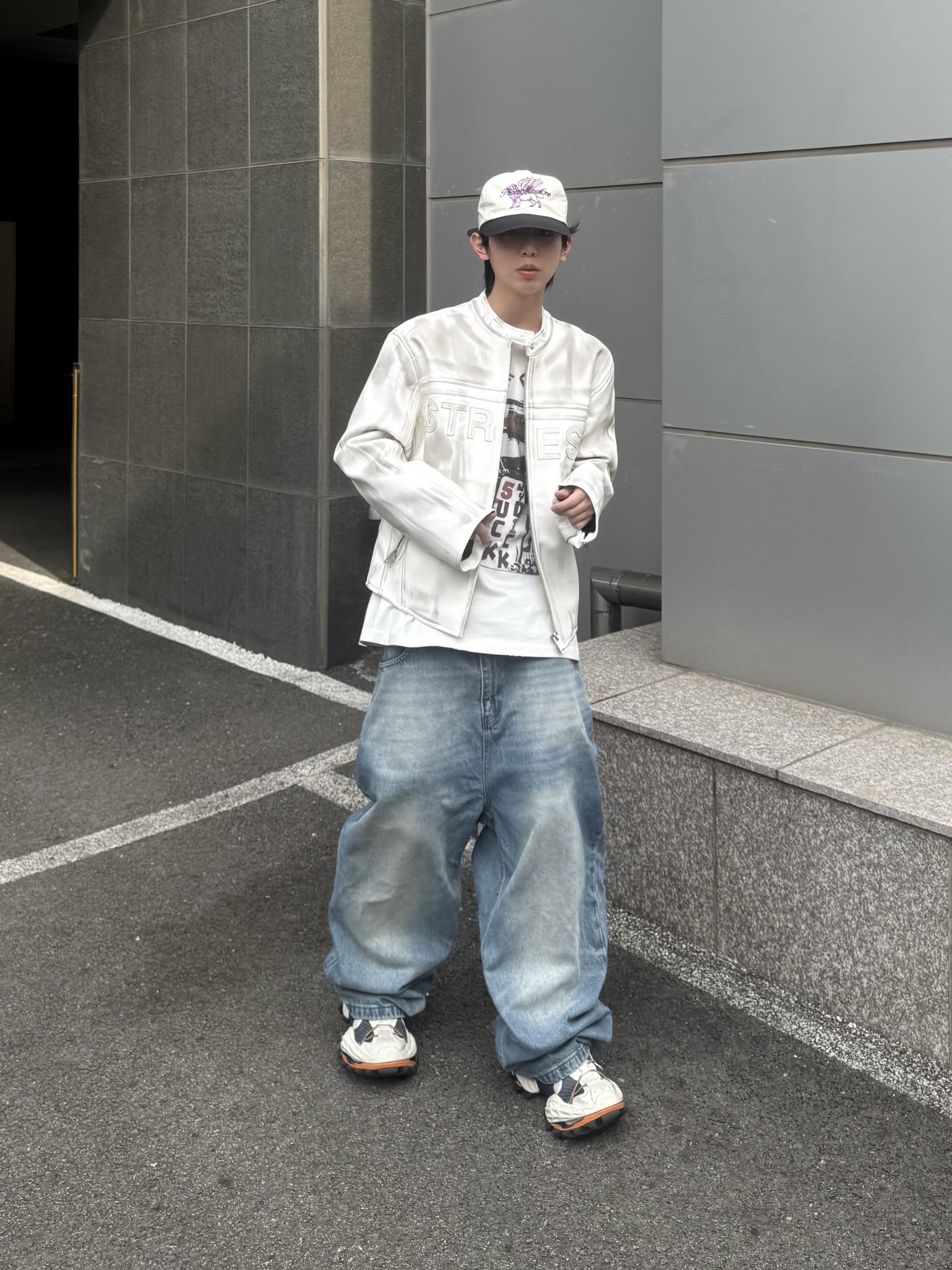 NOD Wide Baggy Denim pants Mid blue, Peaceminusone x Joopiter Five-Panel Baseball Cap White Purple 착용 스타일 - 5