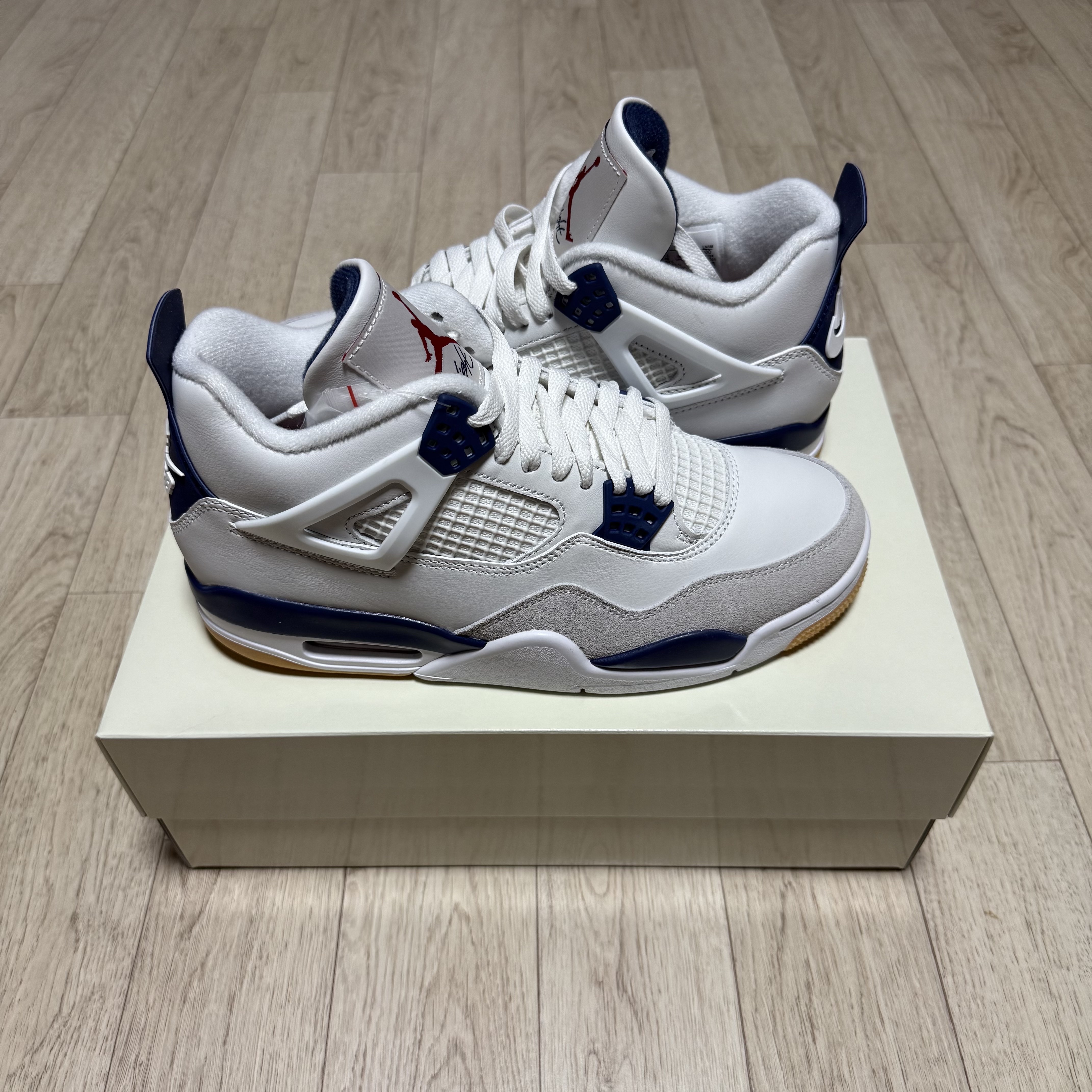 Jordan 4 x Nike SB Retro SP Navy 착용 스타일