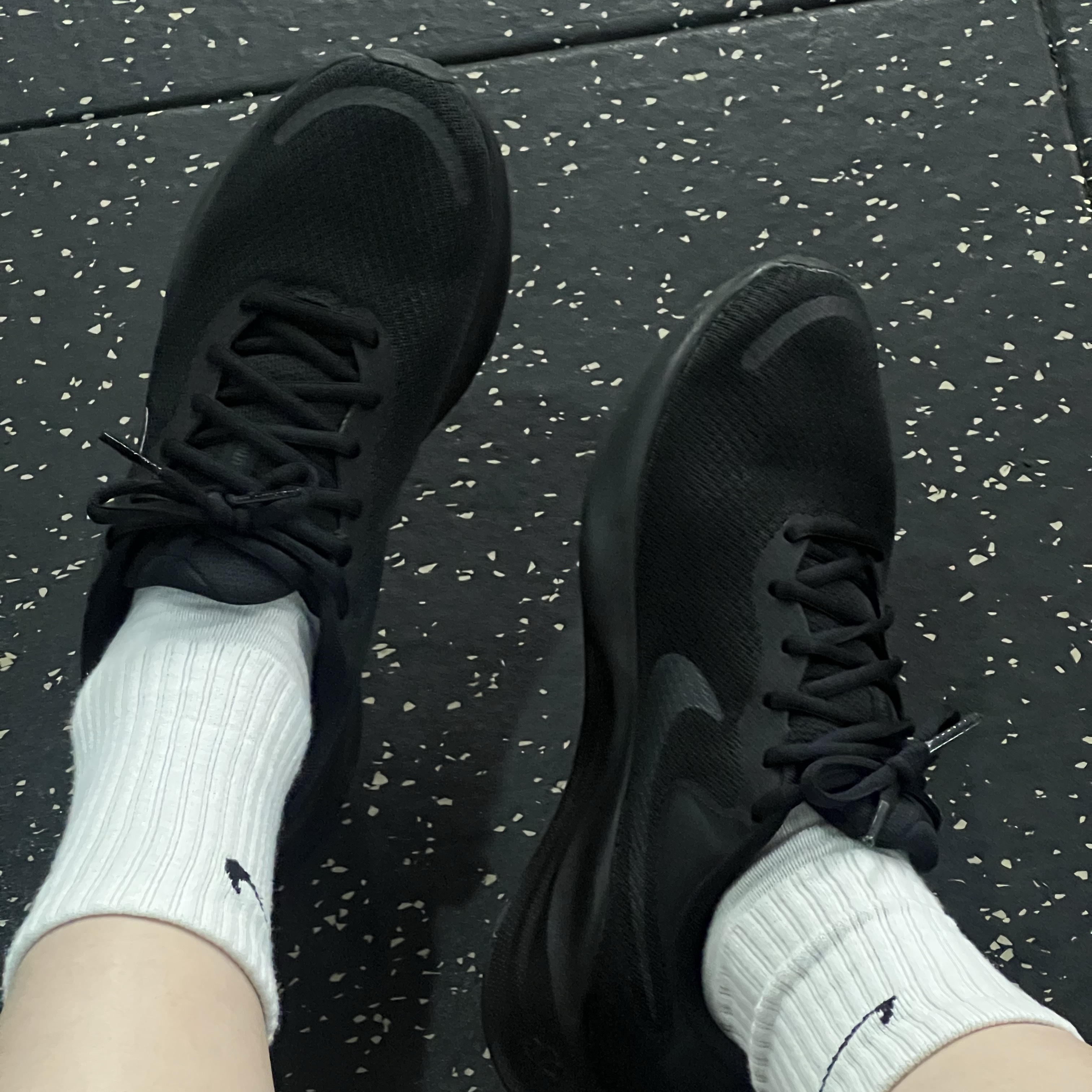 (W) Nike Revolution 7 Black Off Noir 착용 스타일