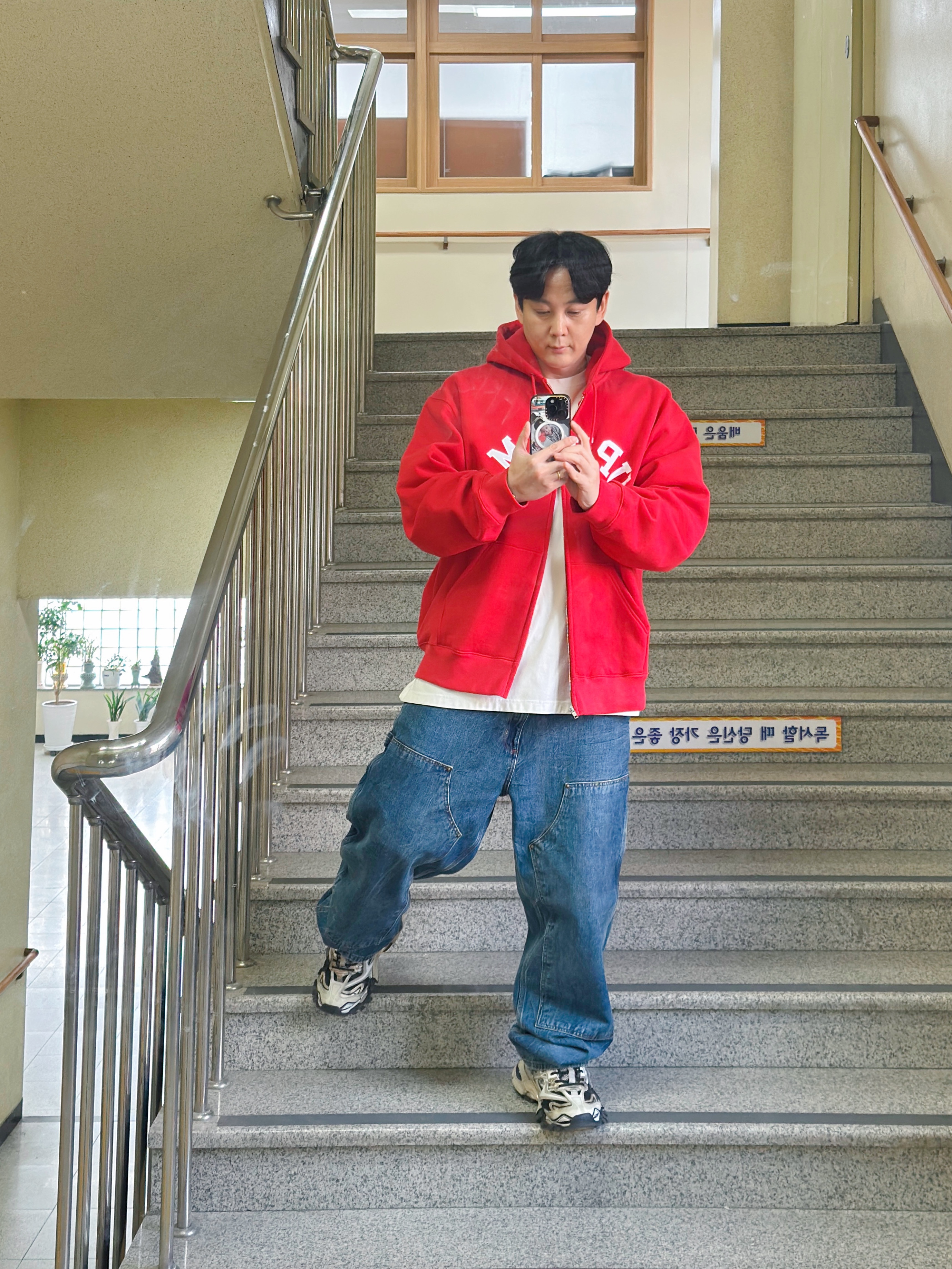 Supreme x Champion Zip Up Hooded Sweatshirt Red - 24SS 착용 스타일 - 2