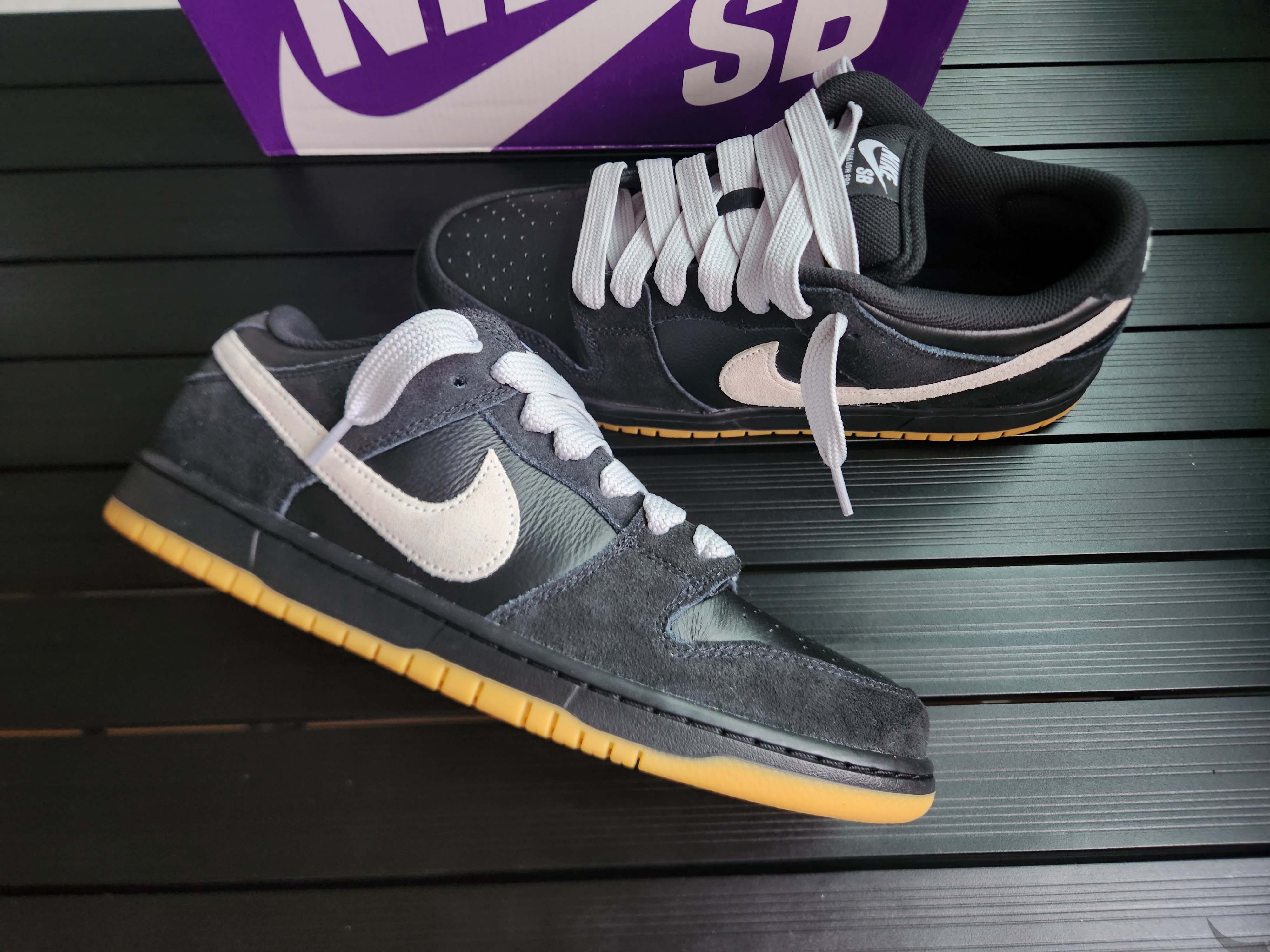 Nike SB Dunk Low Pro Black White 착용 스타일 - 4