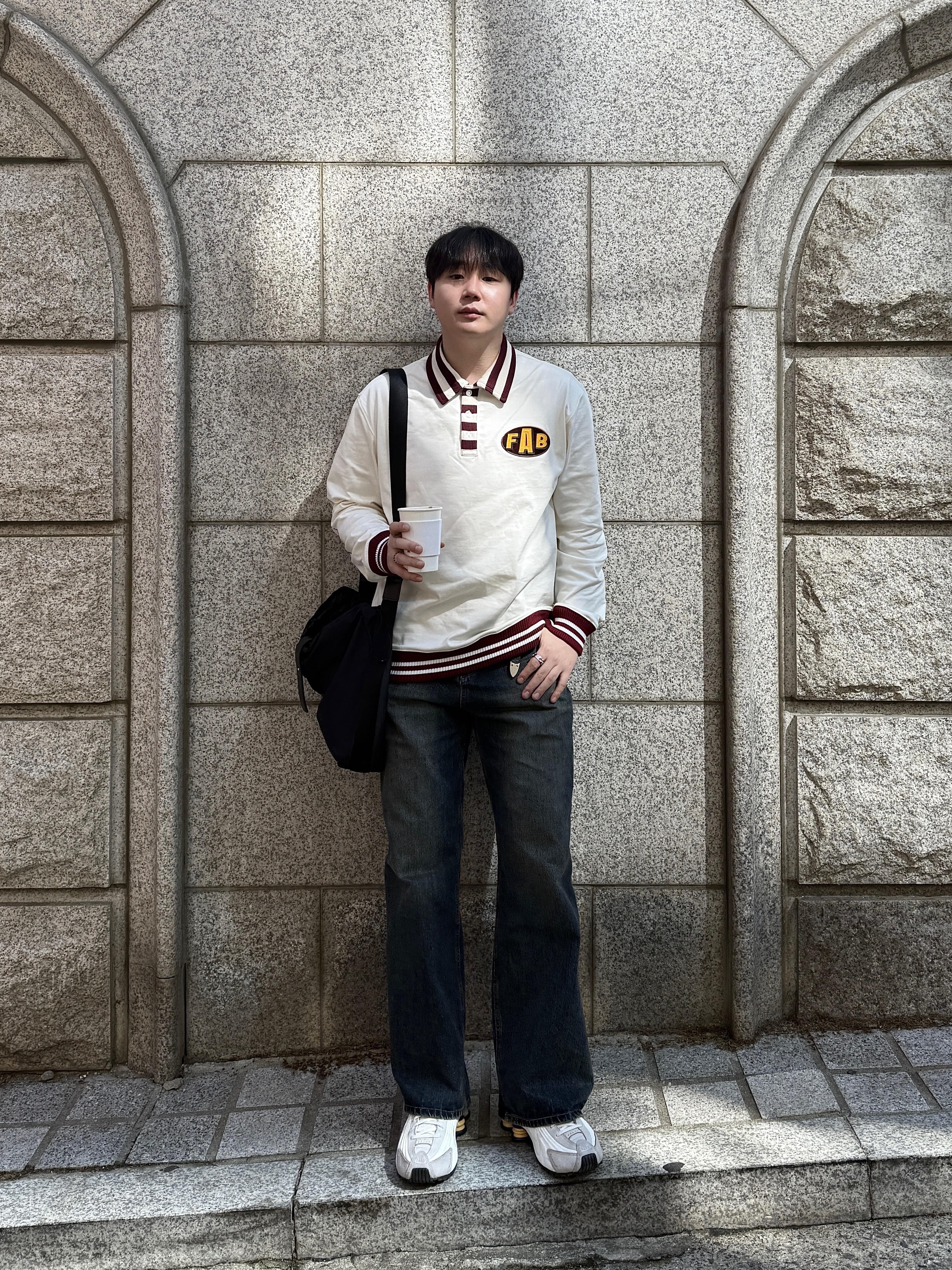 Nike Shox R4 PRM Light Iron Ore and Phantom 착용 스타일 - 1
