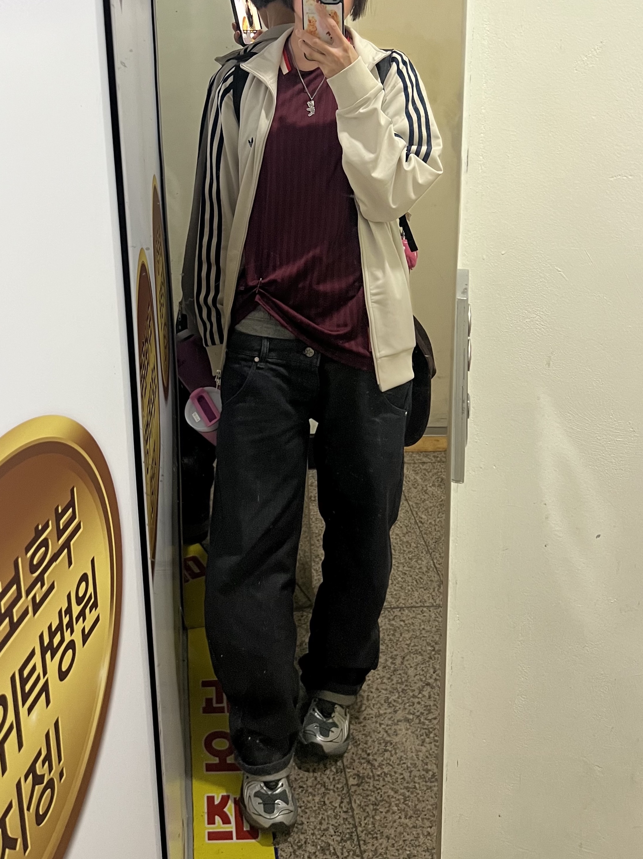 아디다스 FC 바이에른 테라스 아이콘 저지 쉐도우 레드 - KR 사이즈 (논 마킹 버전), 아식스 x 언어펙티드 젤 카야노 14 실버 문 착용 스타일 - 2