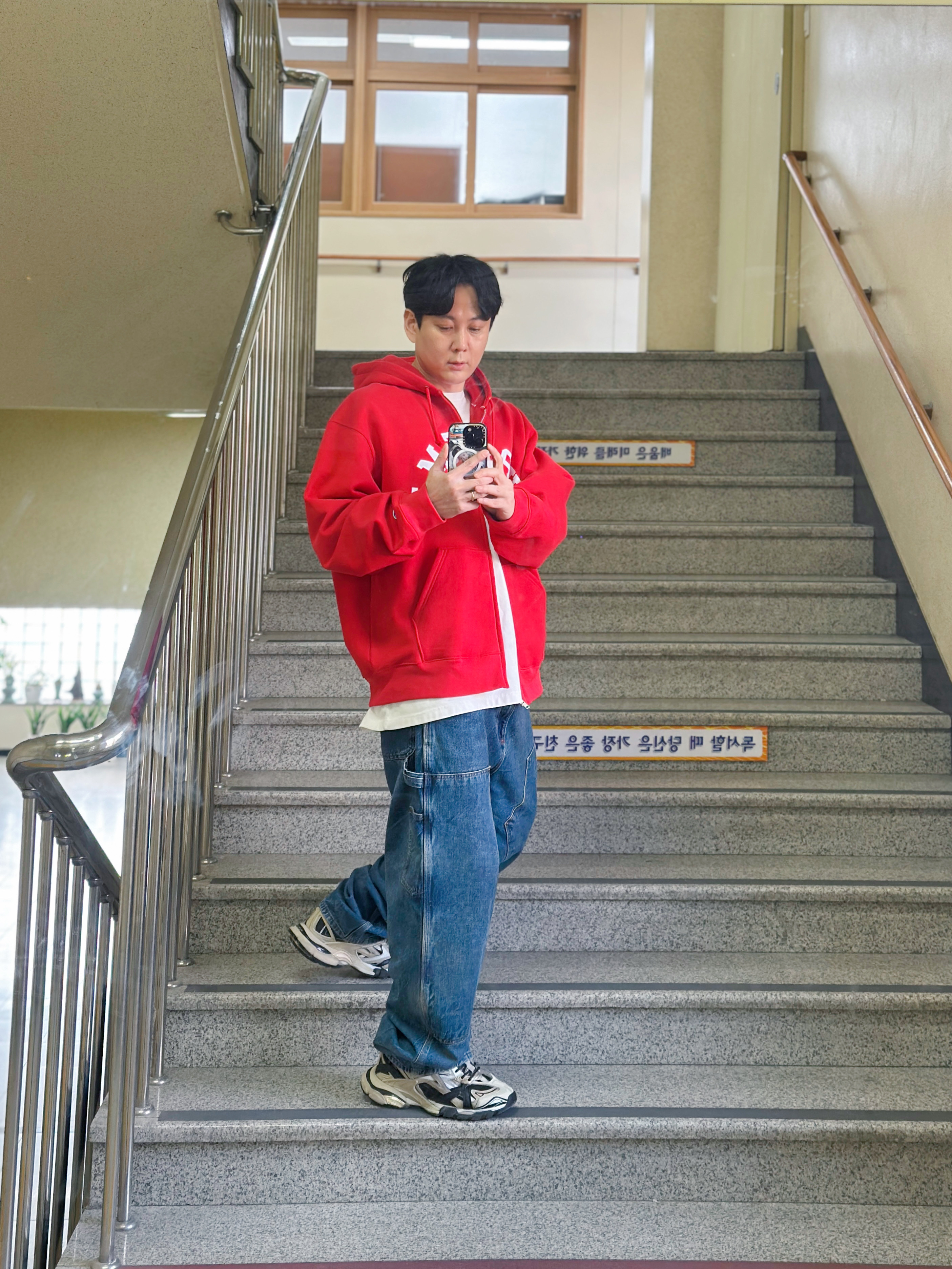 Supreme x Champion Zip Up Hooded Sweatshirt Red - 24SS 착용 스타일 - 1