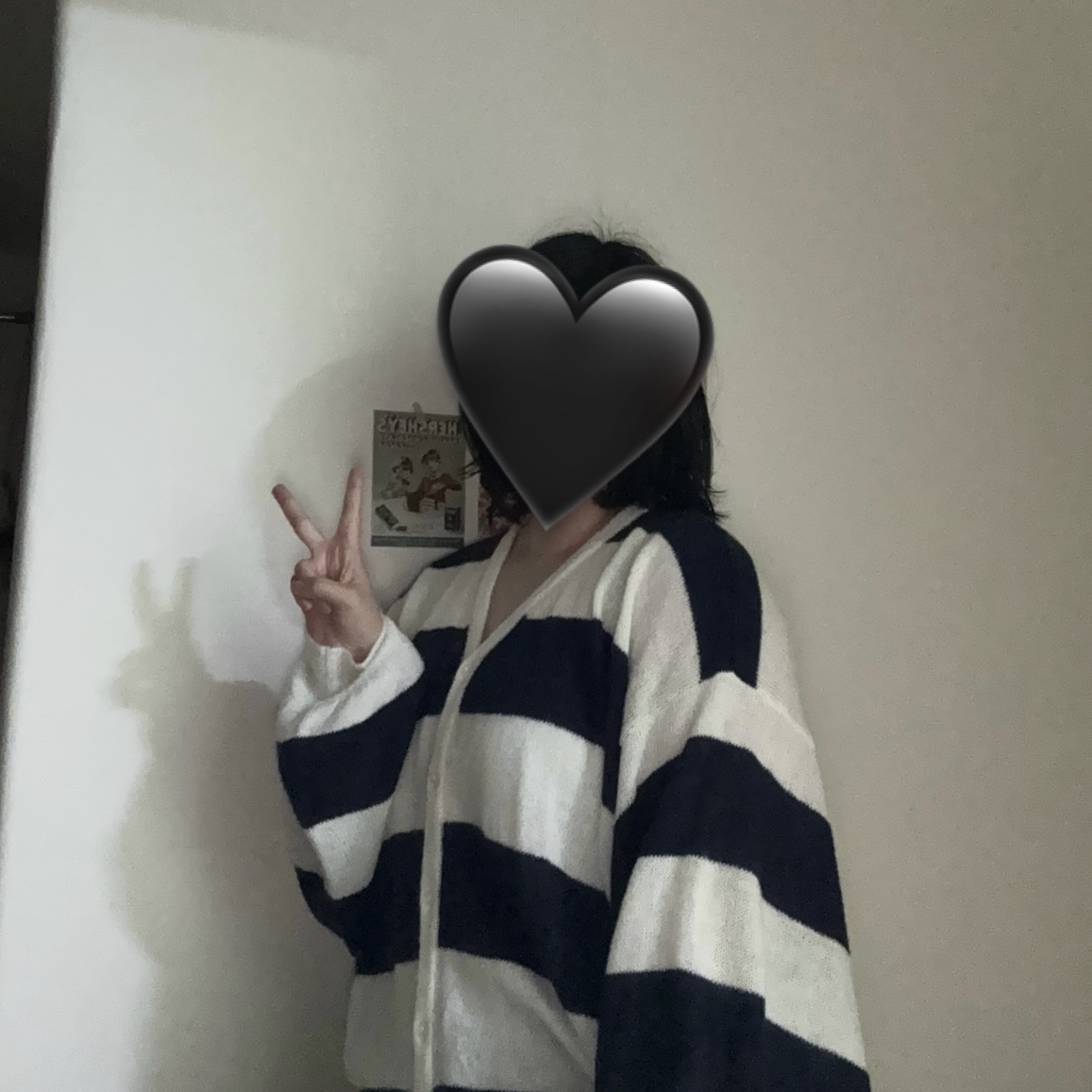 레이지지 이지 소프트 루즈핏 니트 가디건 아이/네이비 착용 스타일