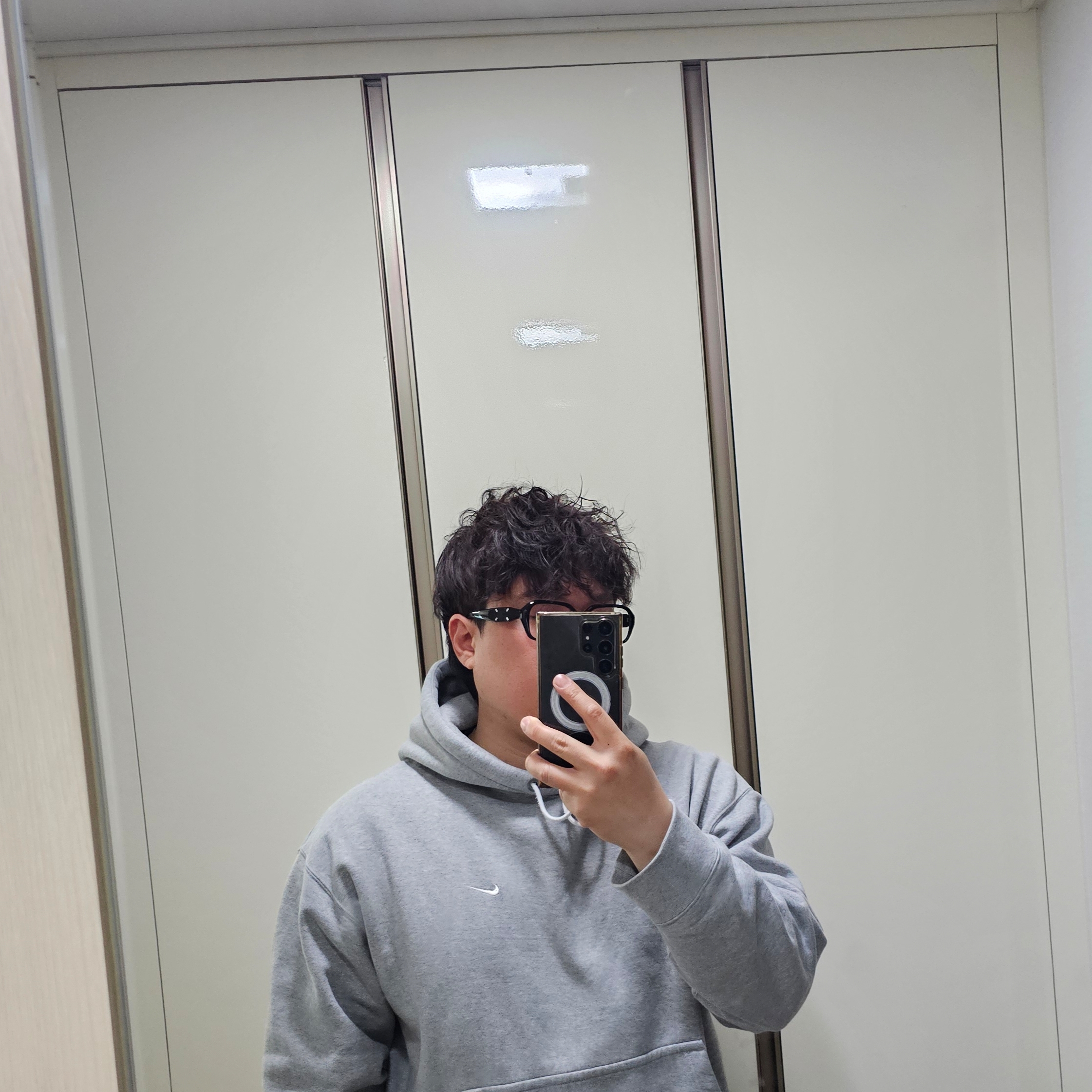 젠틀 몬스터 x 메종 마르지엘라 MM212 블랙 클리어 착용 스타일 - 2